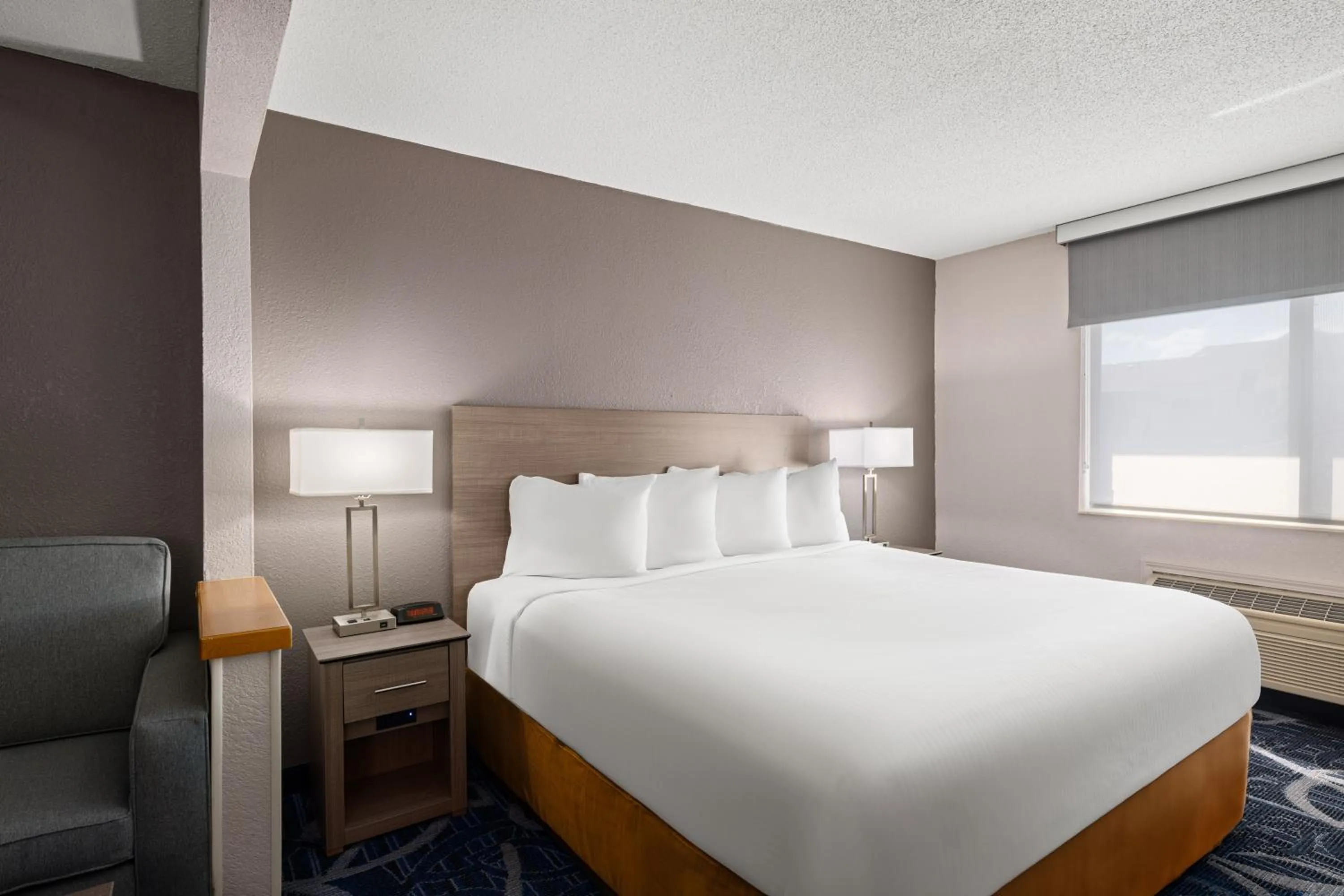 Guests, Bed in Baymont by Wyndham Waterloo