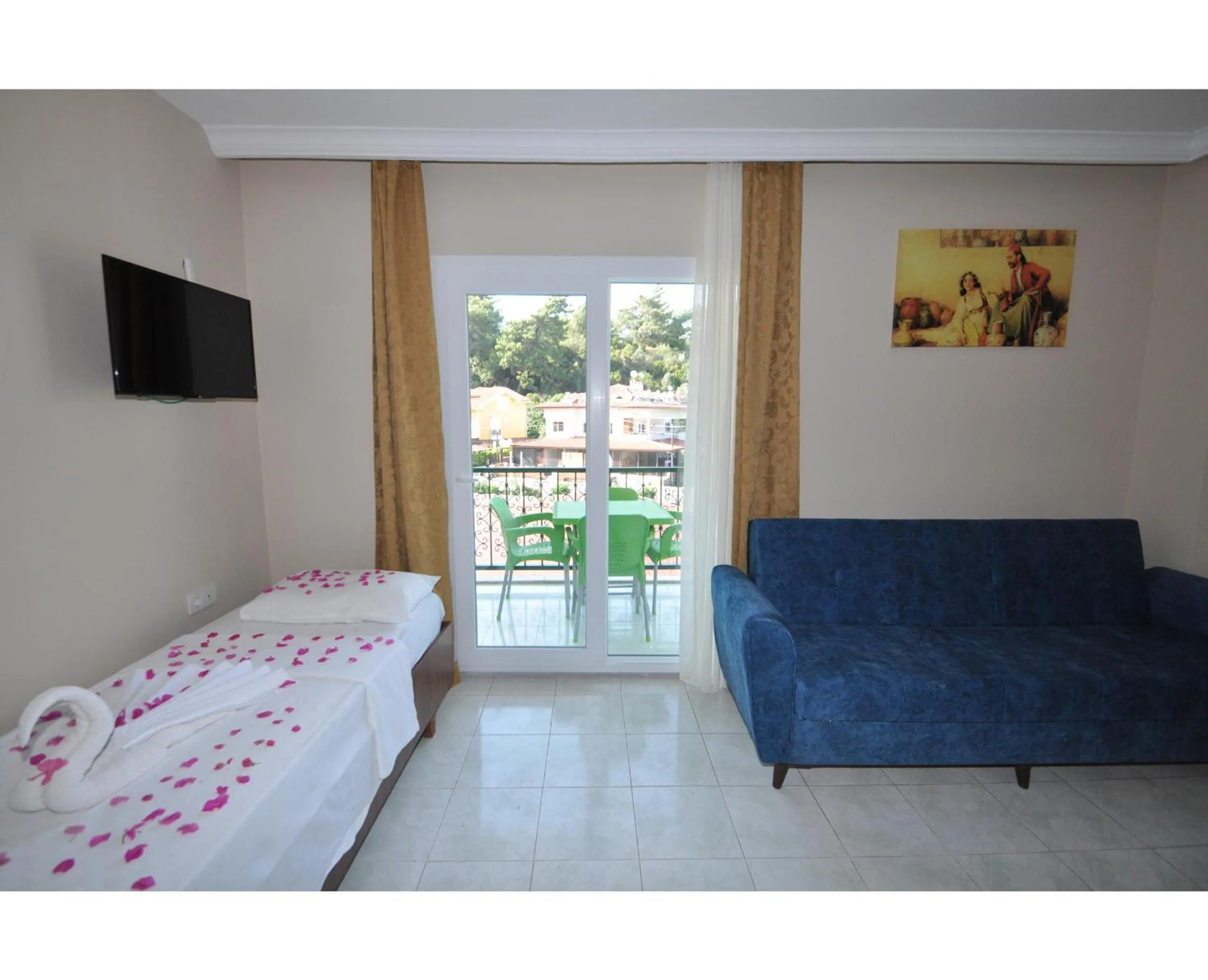 Seating area in Speedy Apart Otel