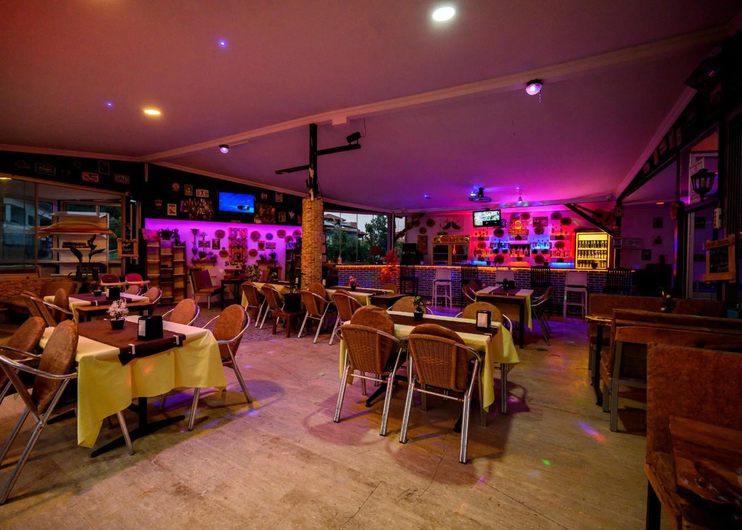 Restaurant/places to eat in Speedy Apart Otel