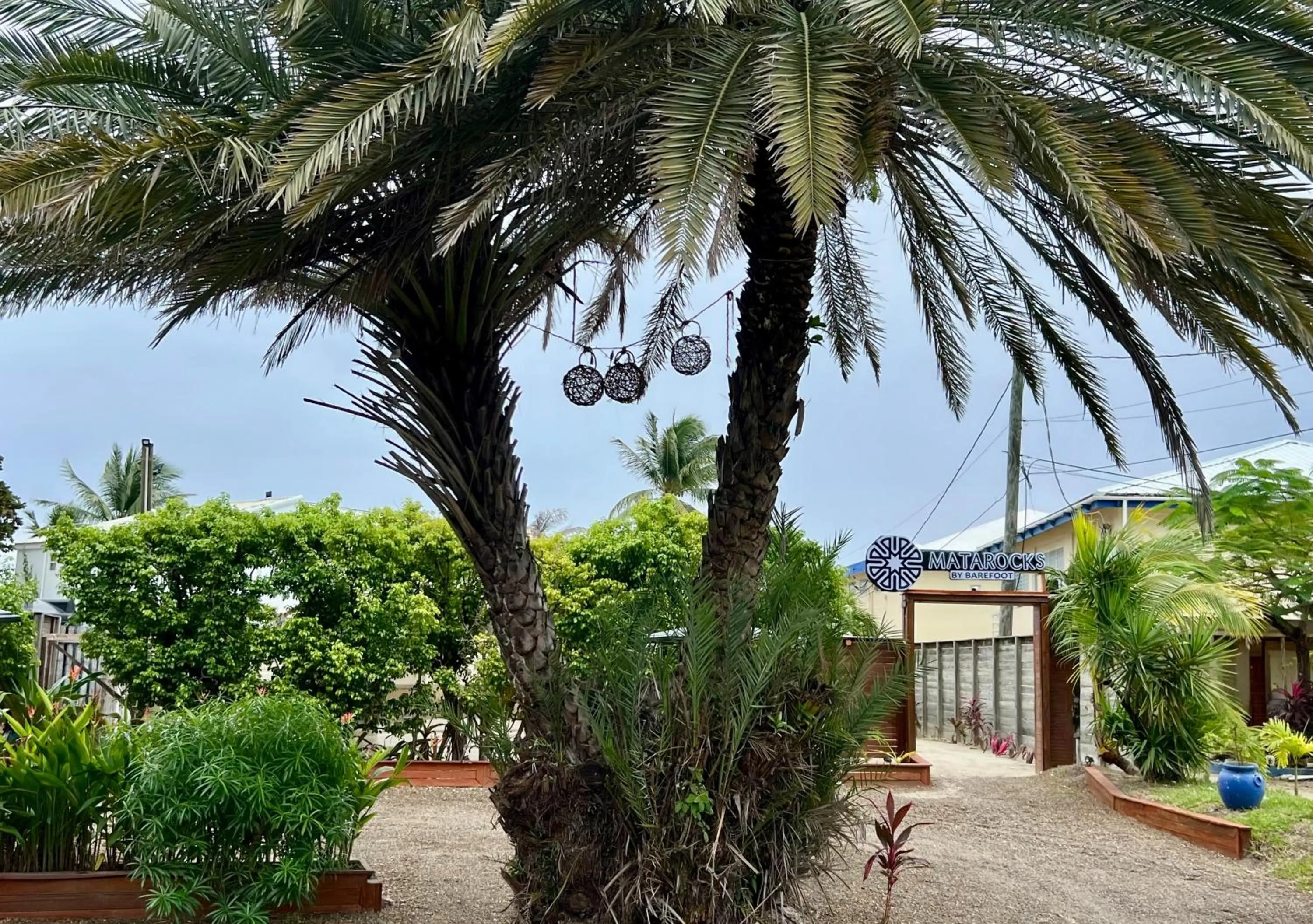 Facade/entrance in Mata Rocks Resort