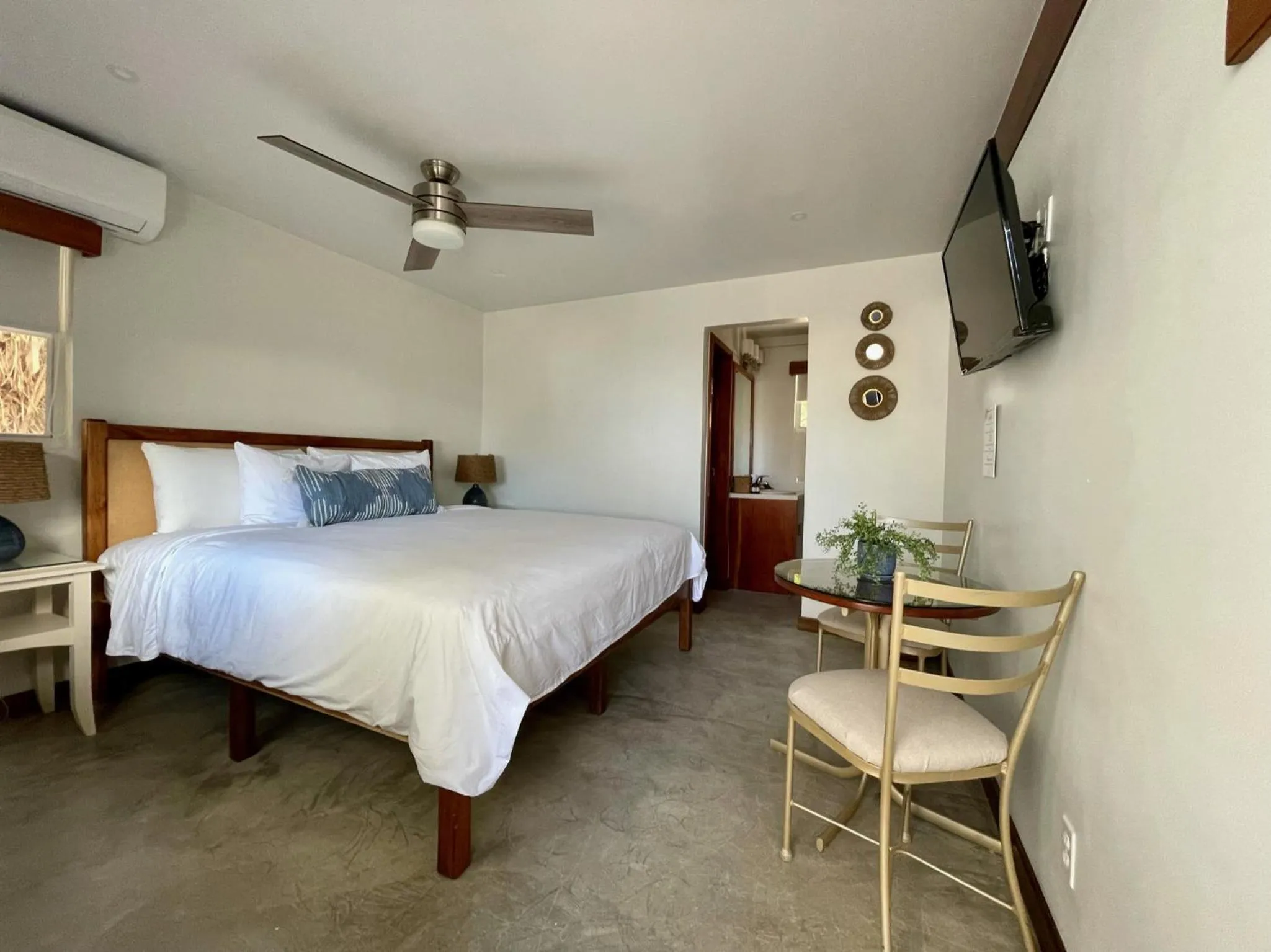 Double Room with Pool View in Mata Rocks Resort