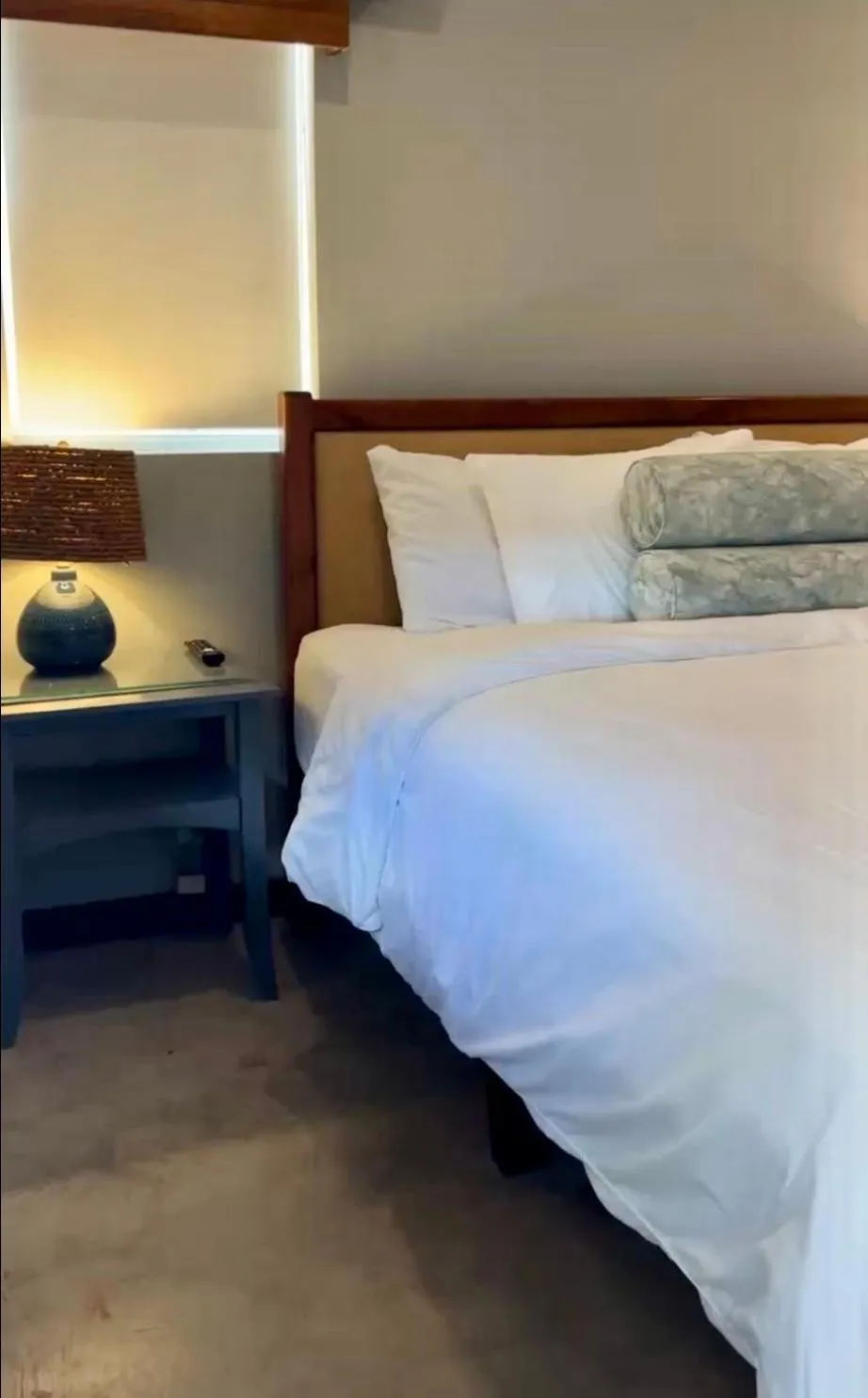 Bed in Mata Rocks Resort