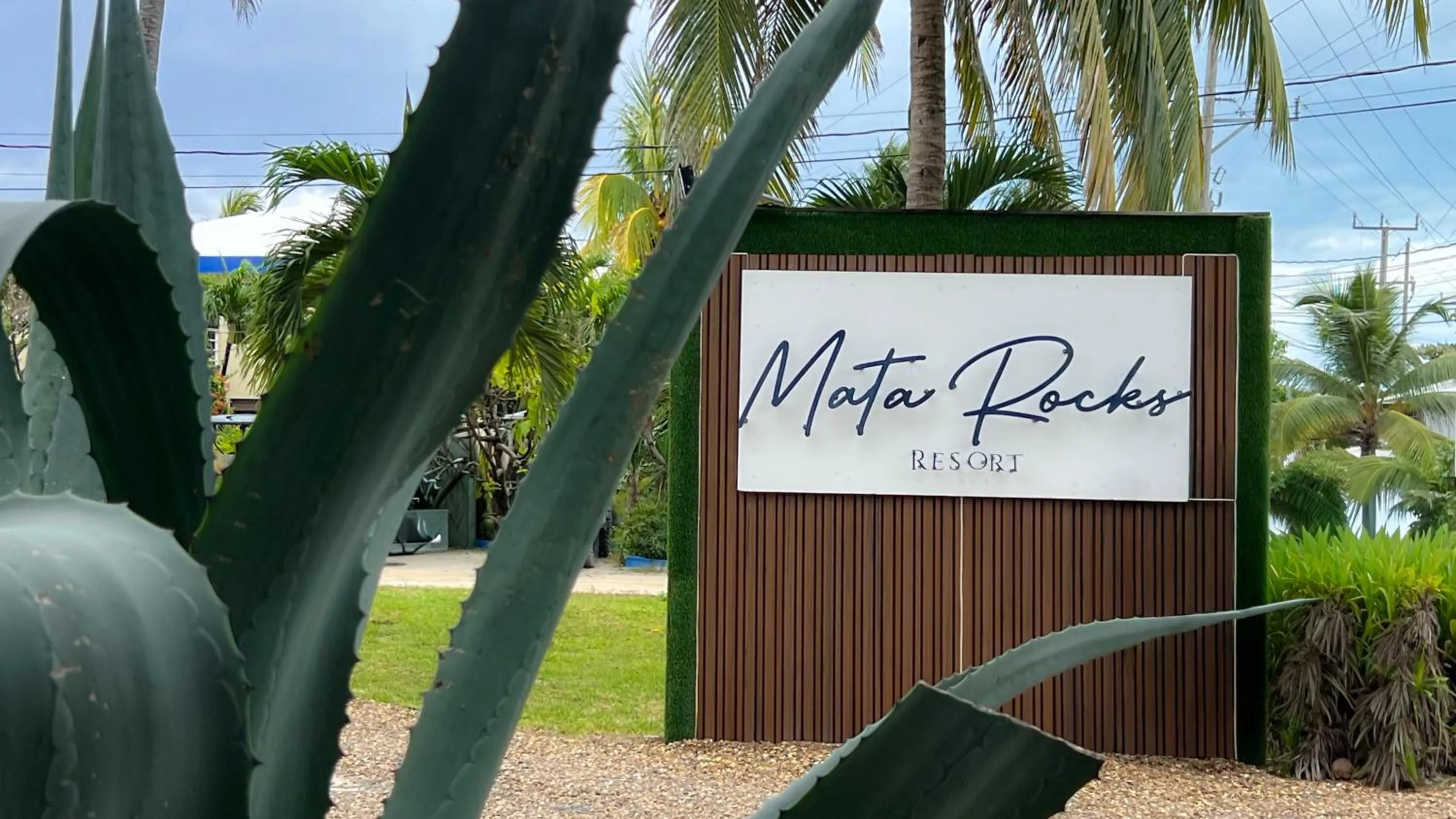 Facade/entrance in Mata Rocks Resort