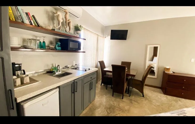 Coffee/tea facilities in Mata Rocks Resort