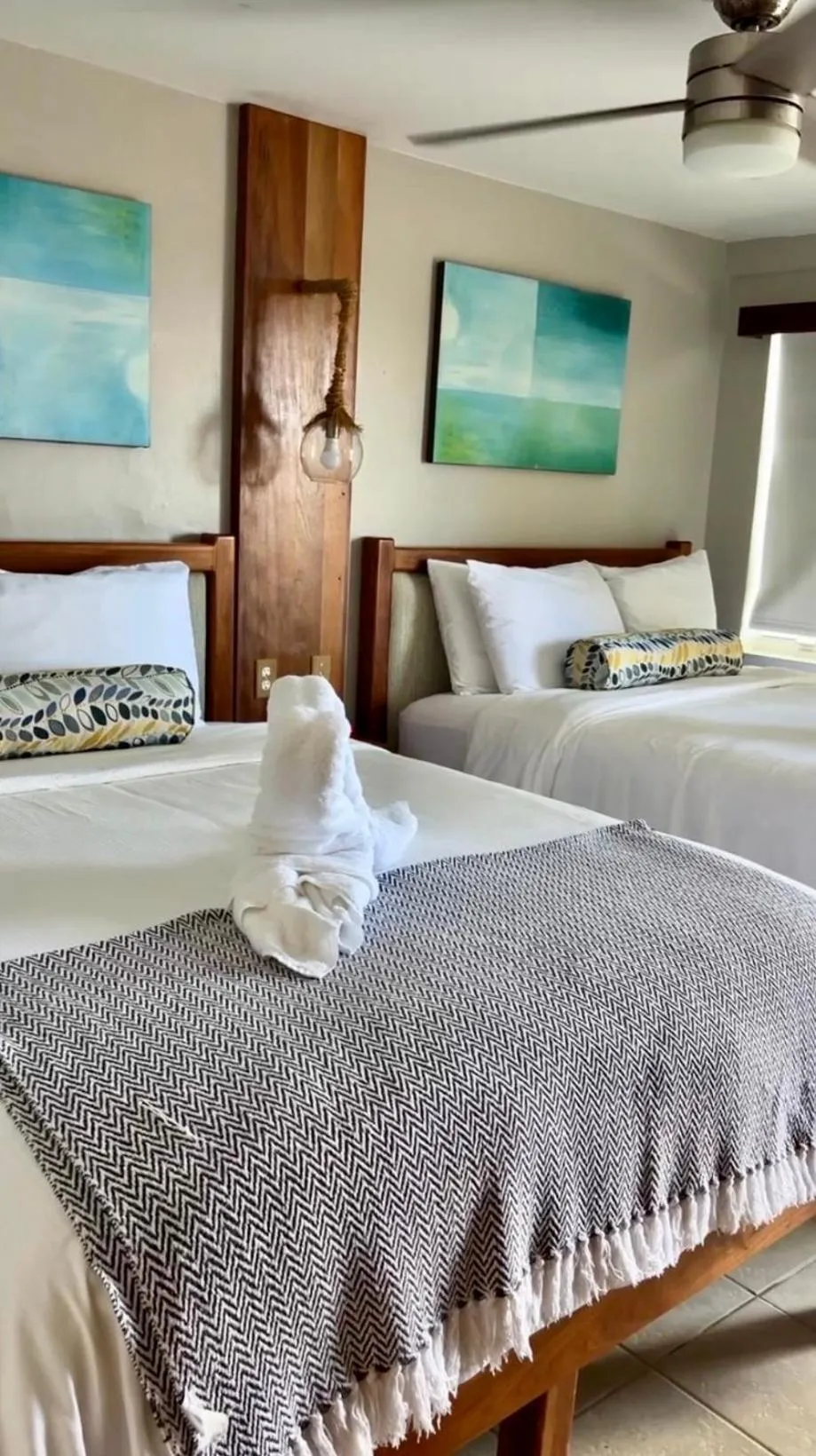 Bed in Mata Rocks Resort