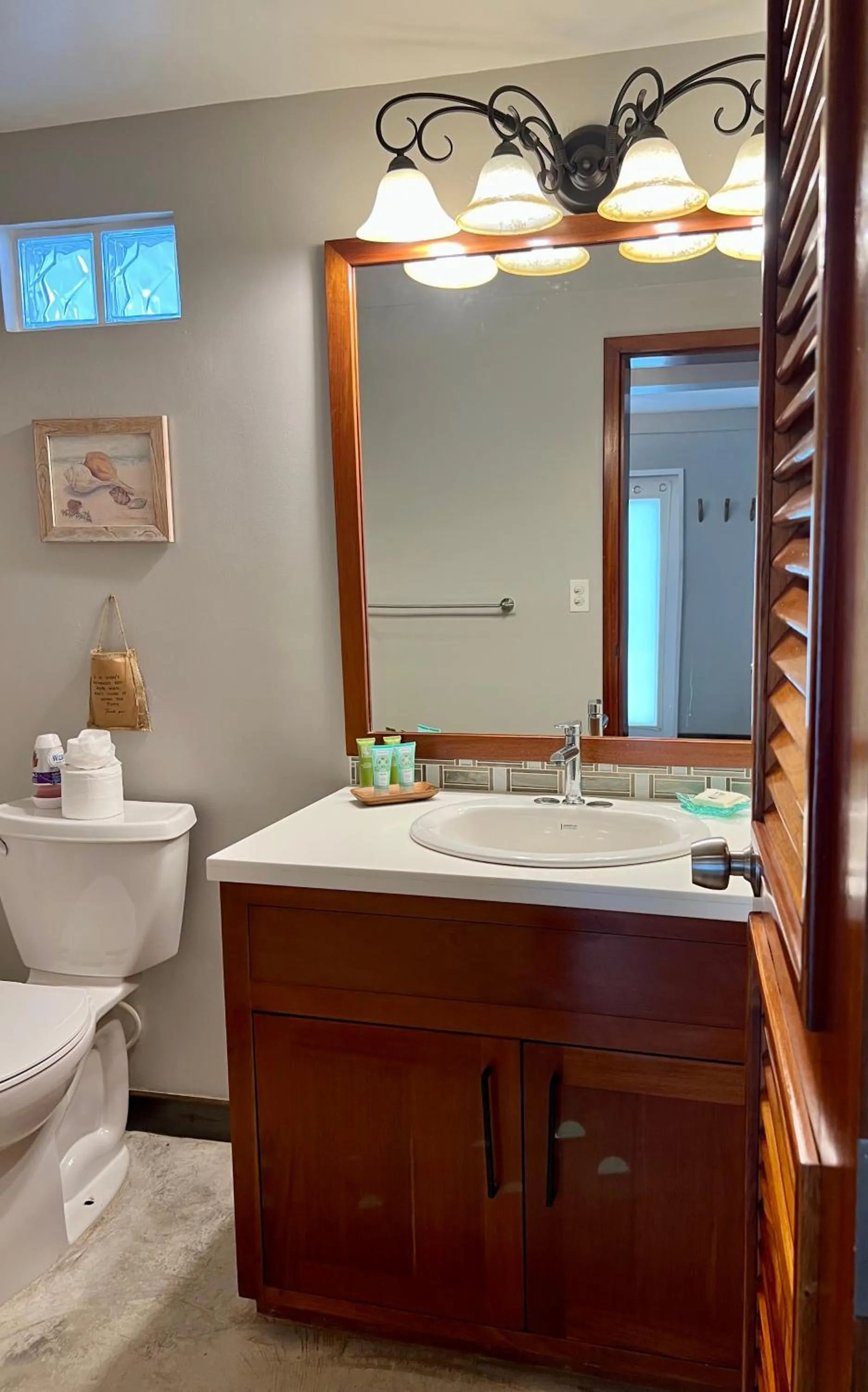 Bathroom in Mata Rocks Resort