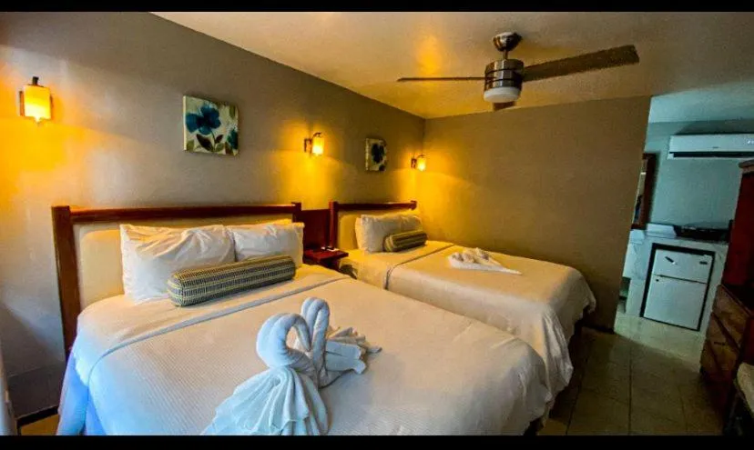 Bedroom, Bed in Mata Rocks Resort