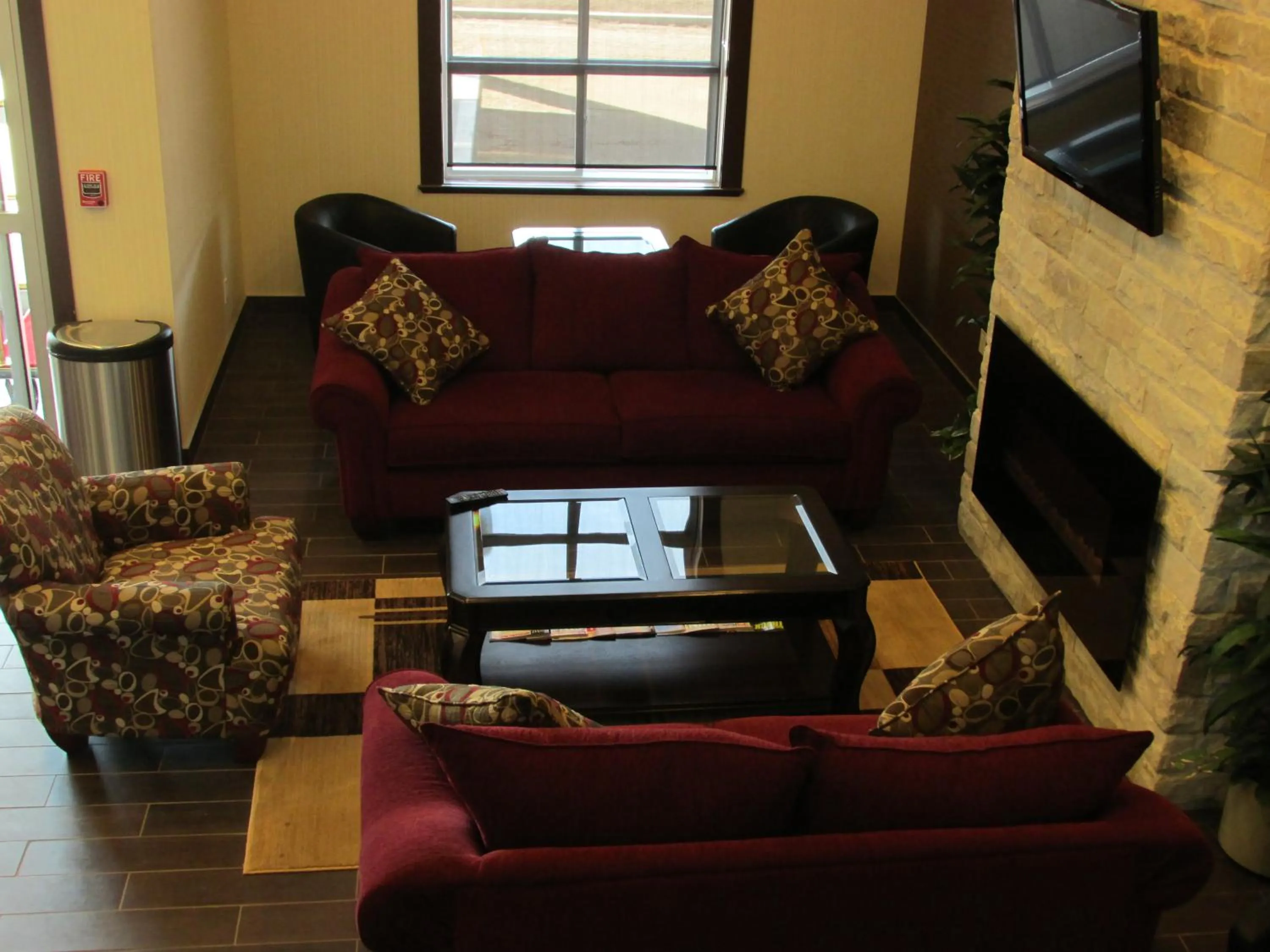 Living room in Sigma Inn & Suites