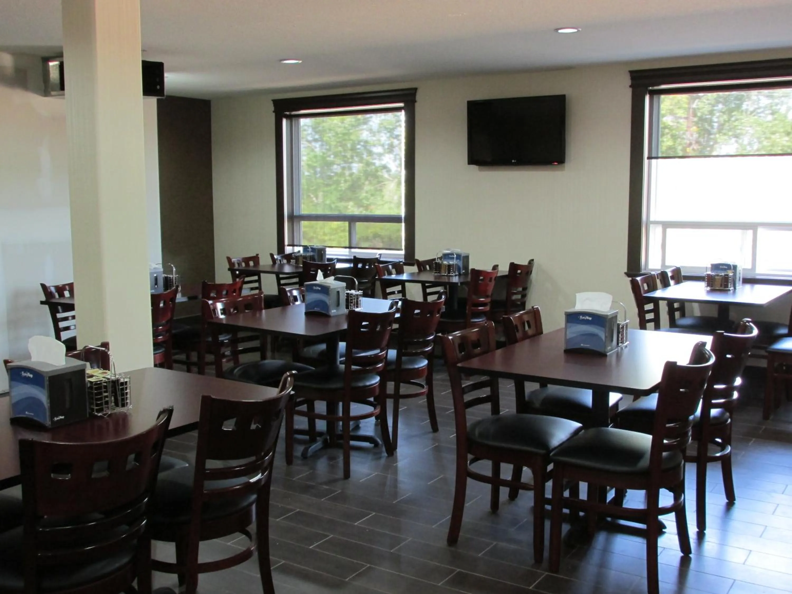 Restaurant/places to eat in Sigma Inn & Suites