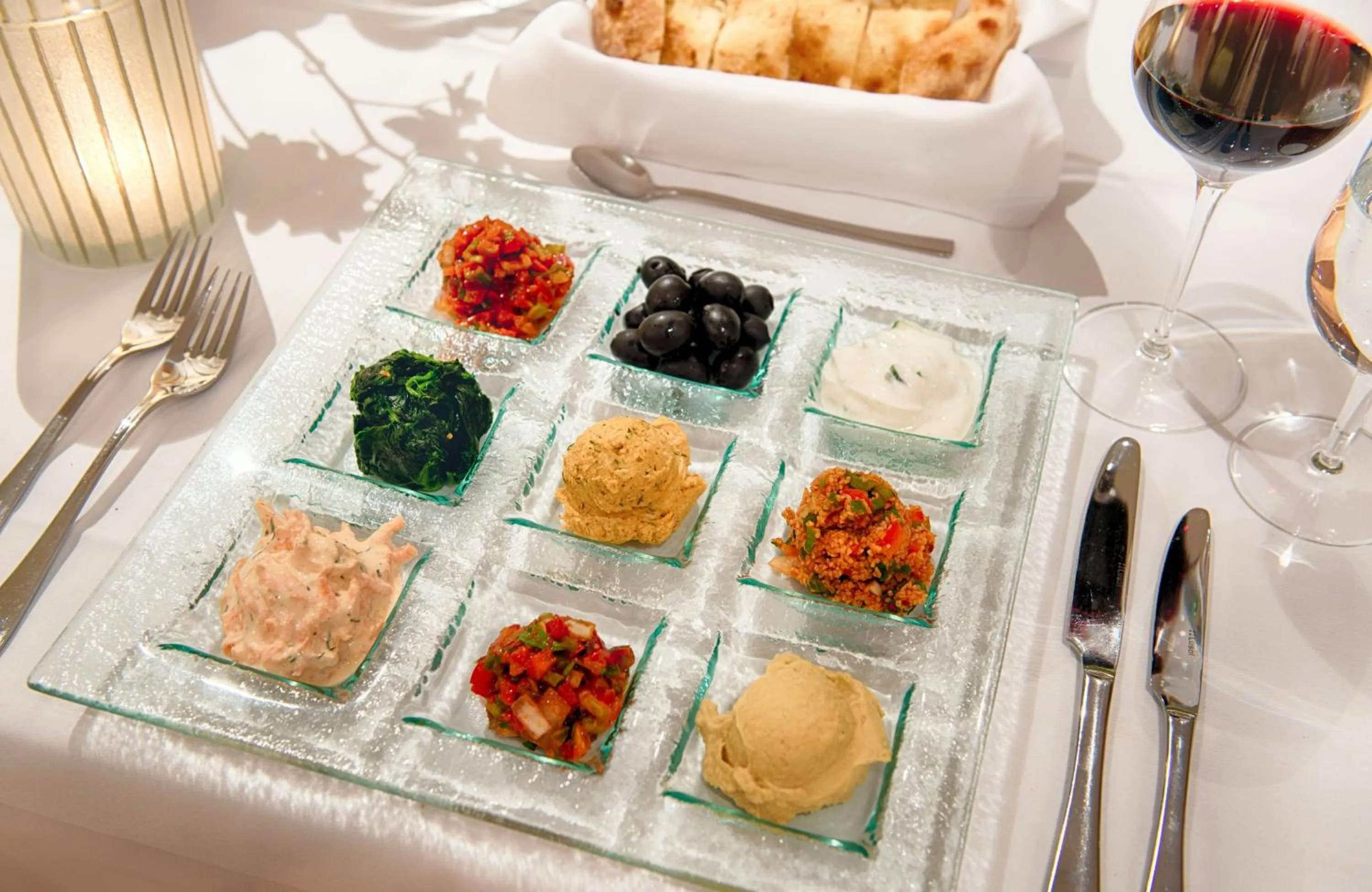 Restaurant/places to eat in Leonardo Boutique Hotel Rigihof Zurich