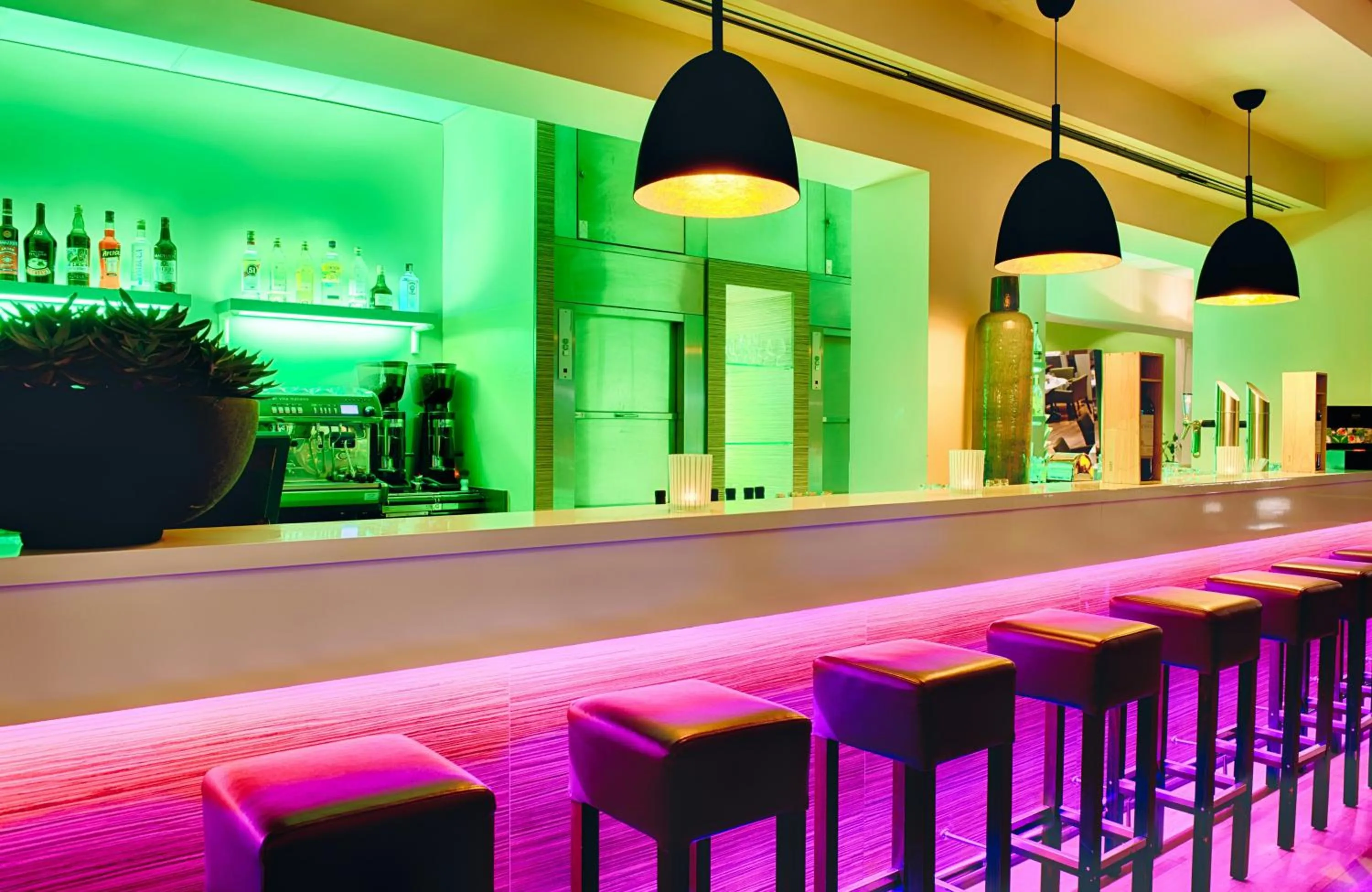 Lounge or bar in Leonardo Boutique Hotel Rigihof Zurich