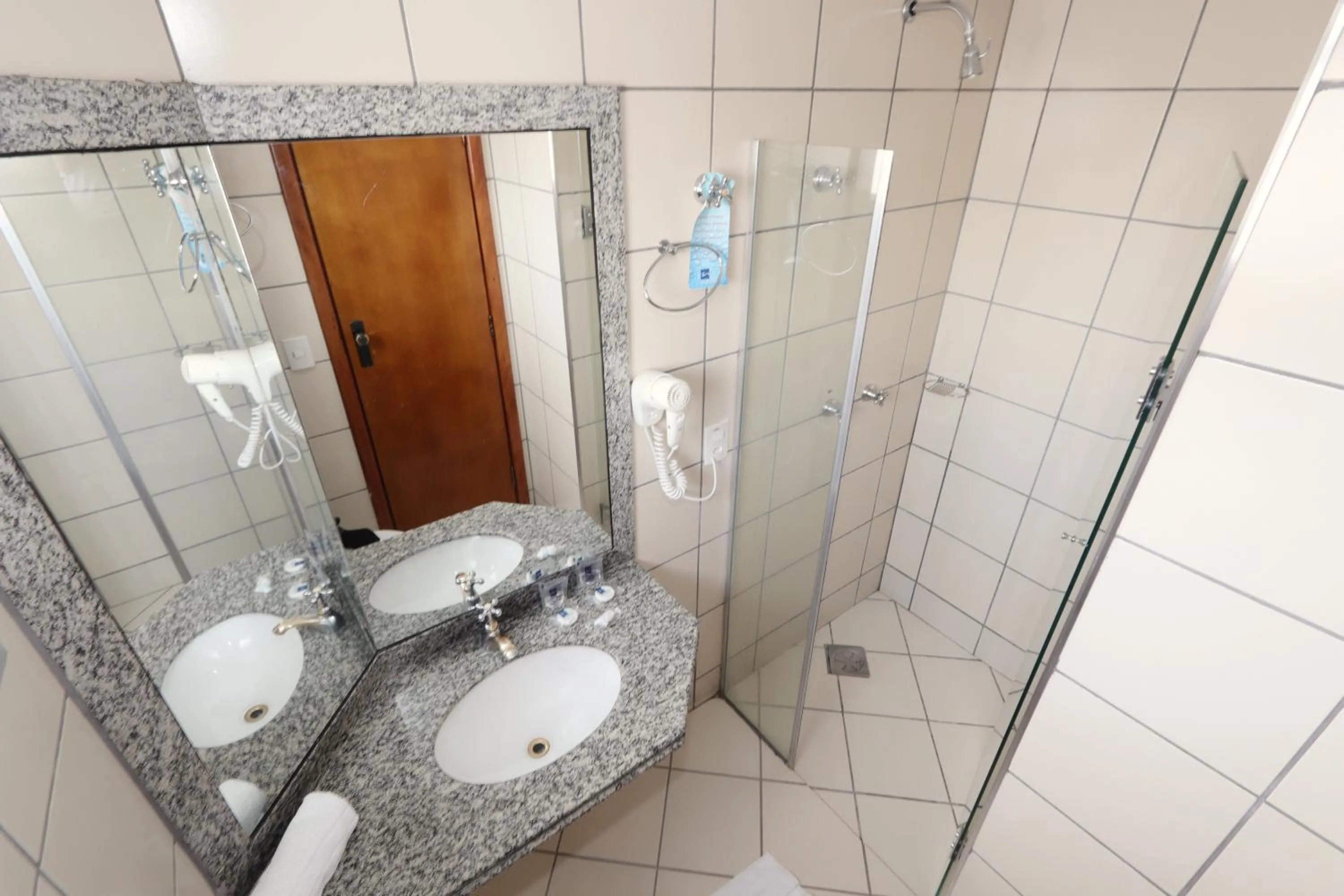 Bathroom in Montblanc Hotel