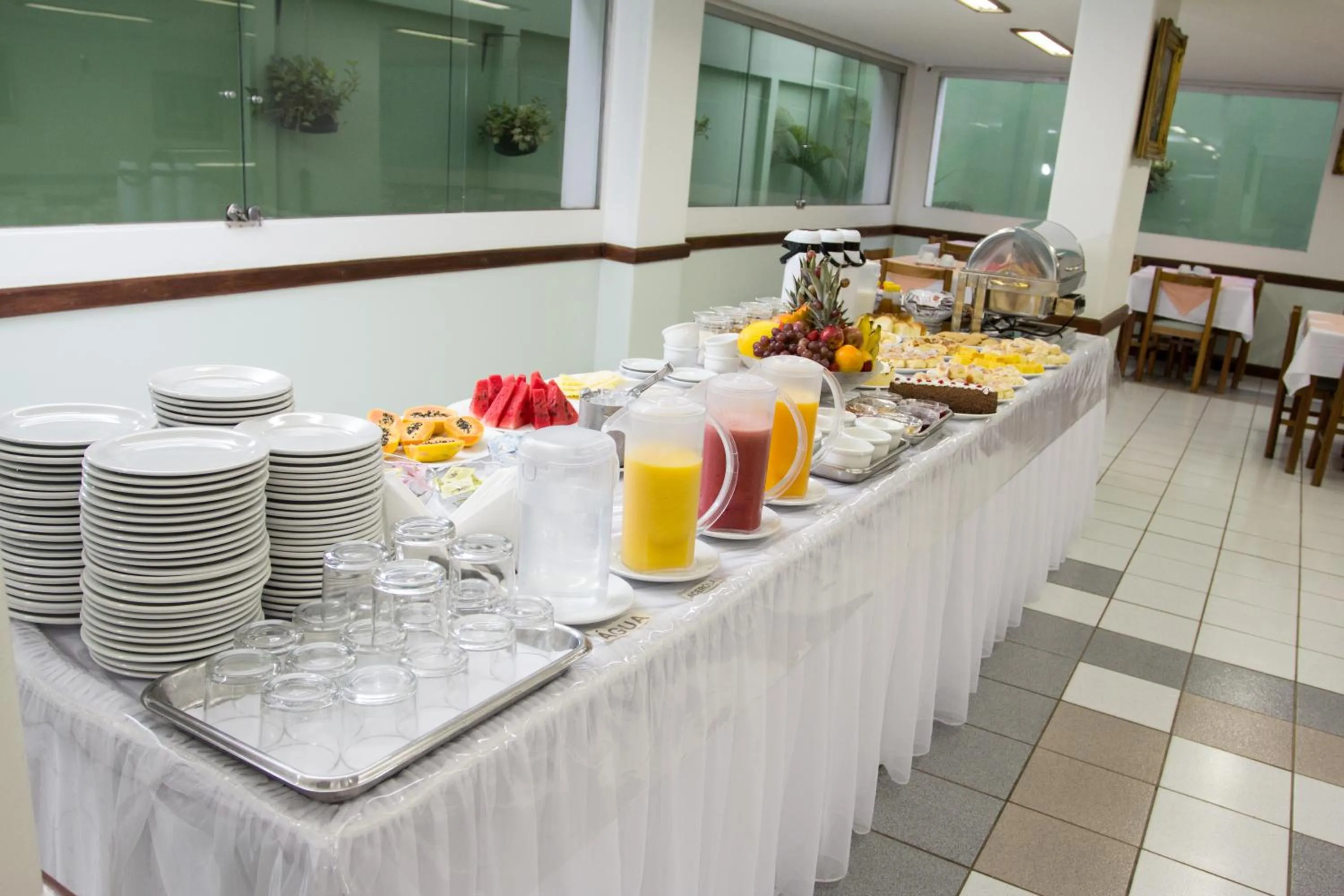 Restaurant/places to eat in Montblanc Hotel