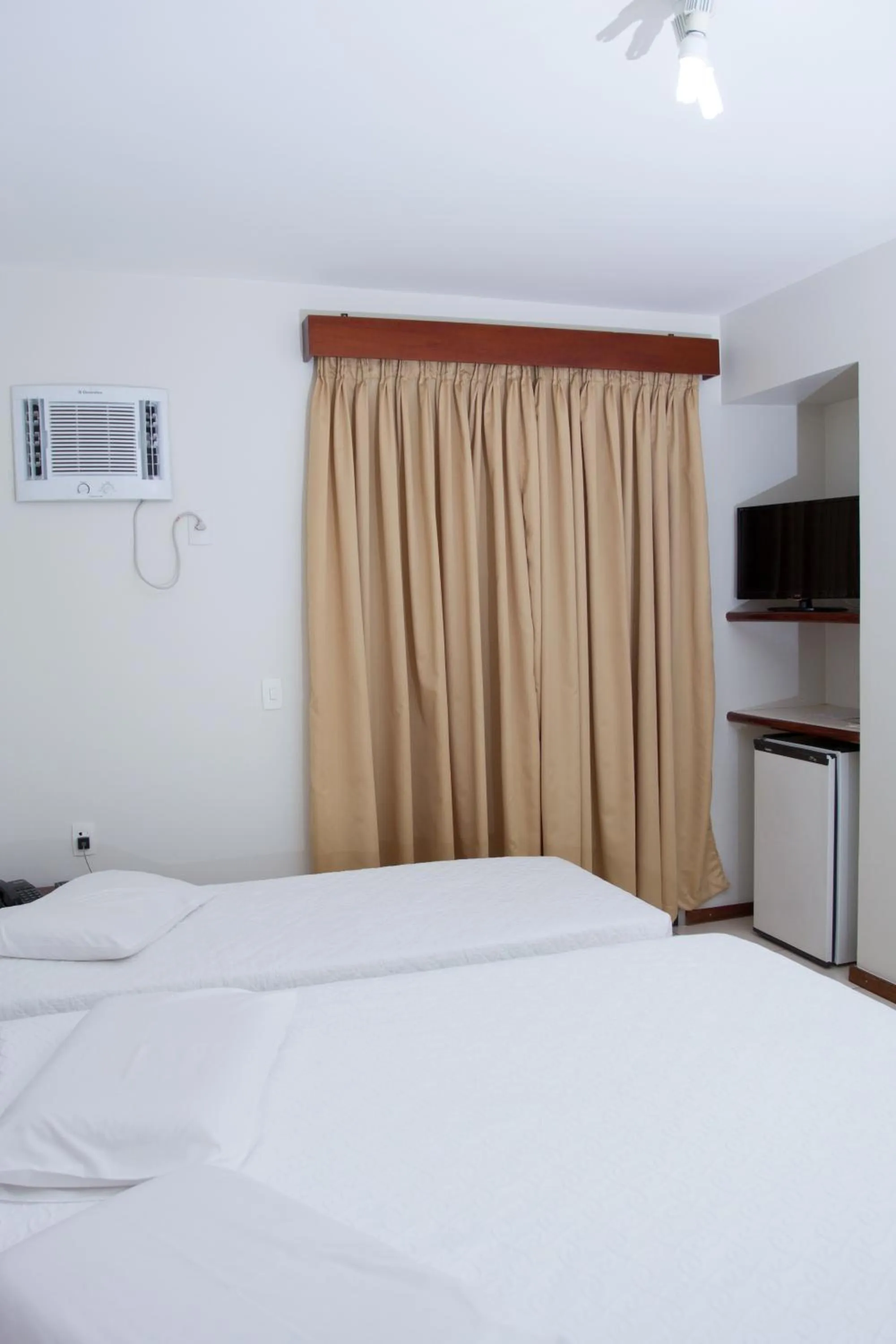 Photo of the whole room, Bed in Montblanc Hotel