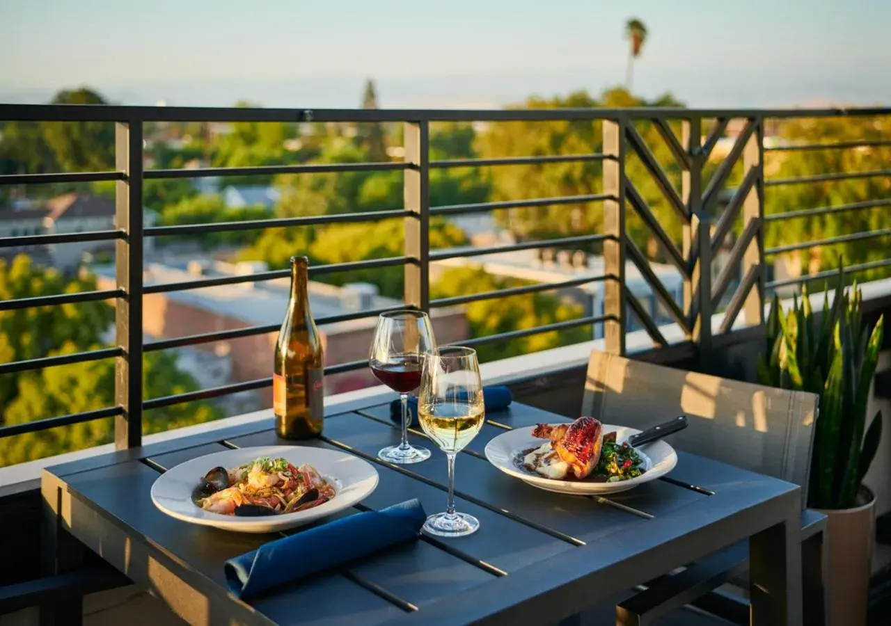 Restaurant/places to eat in The Darling Restaurant/places to eat in The Darling