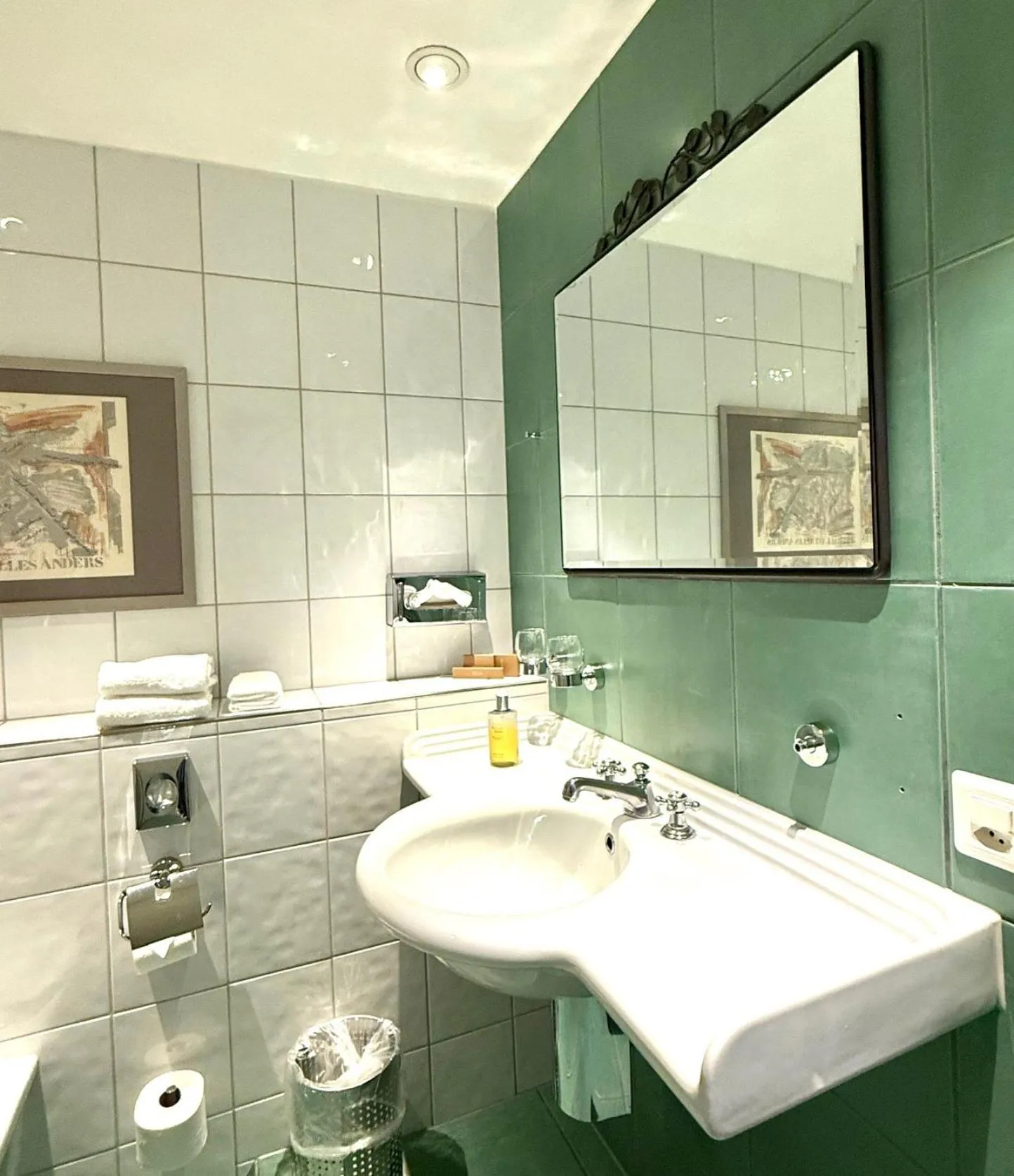 Bathroom in Altstadt Hotel