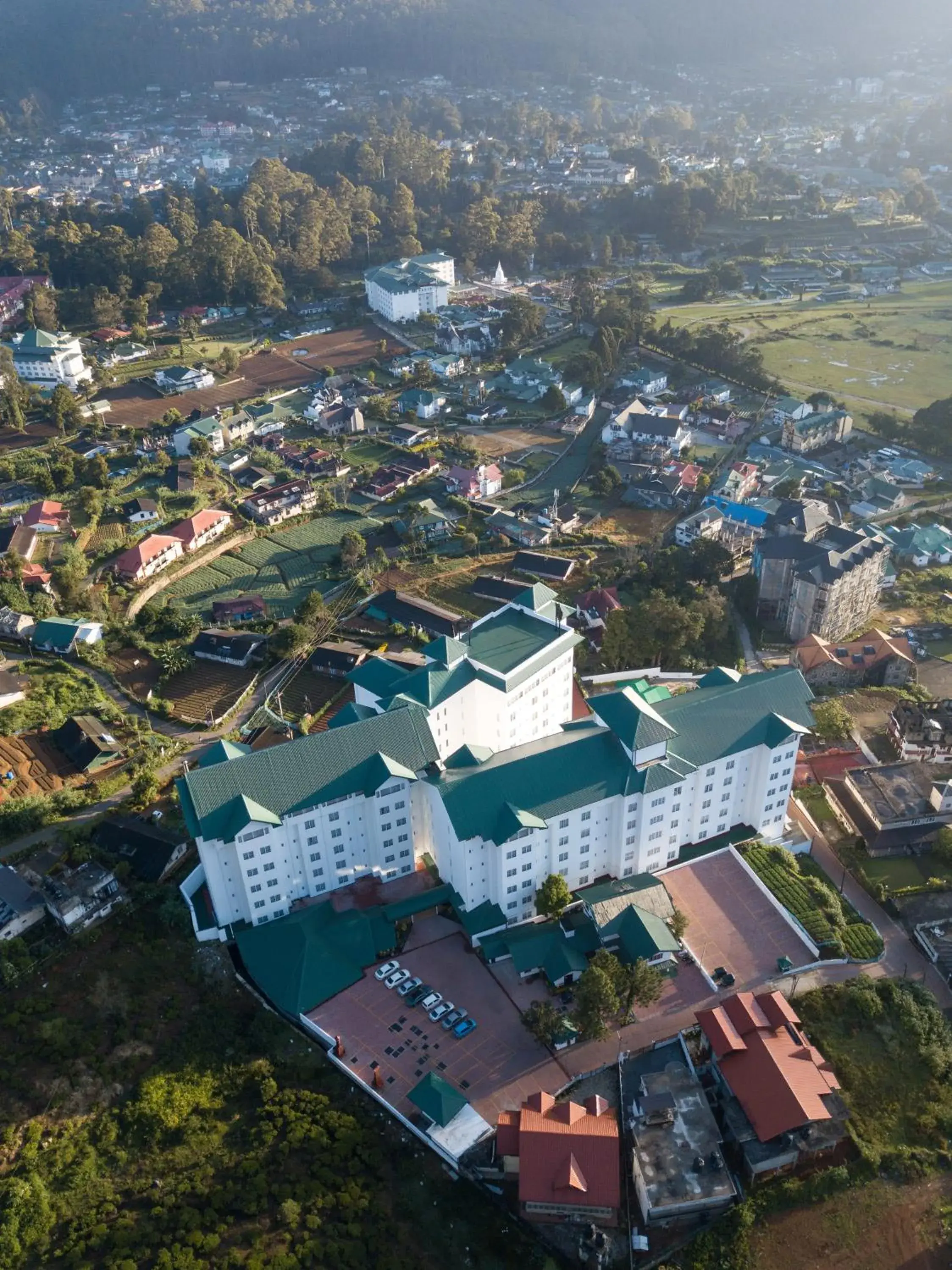 Property building in Araliya Red - Budget friendly Hotel- Where you find stunning 360 panoramic view of Nuwara Eliya Property building in Araliya Red - Budget friendly Hotel- Where you find stunning 360 panoramic view of Nuwara Eliya