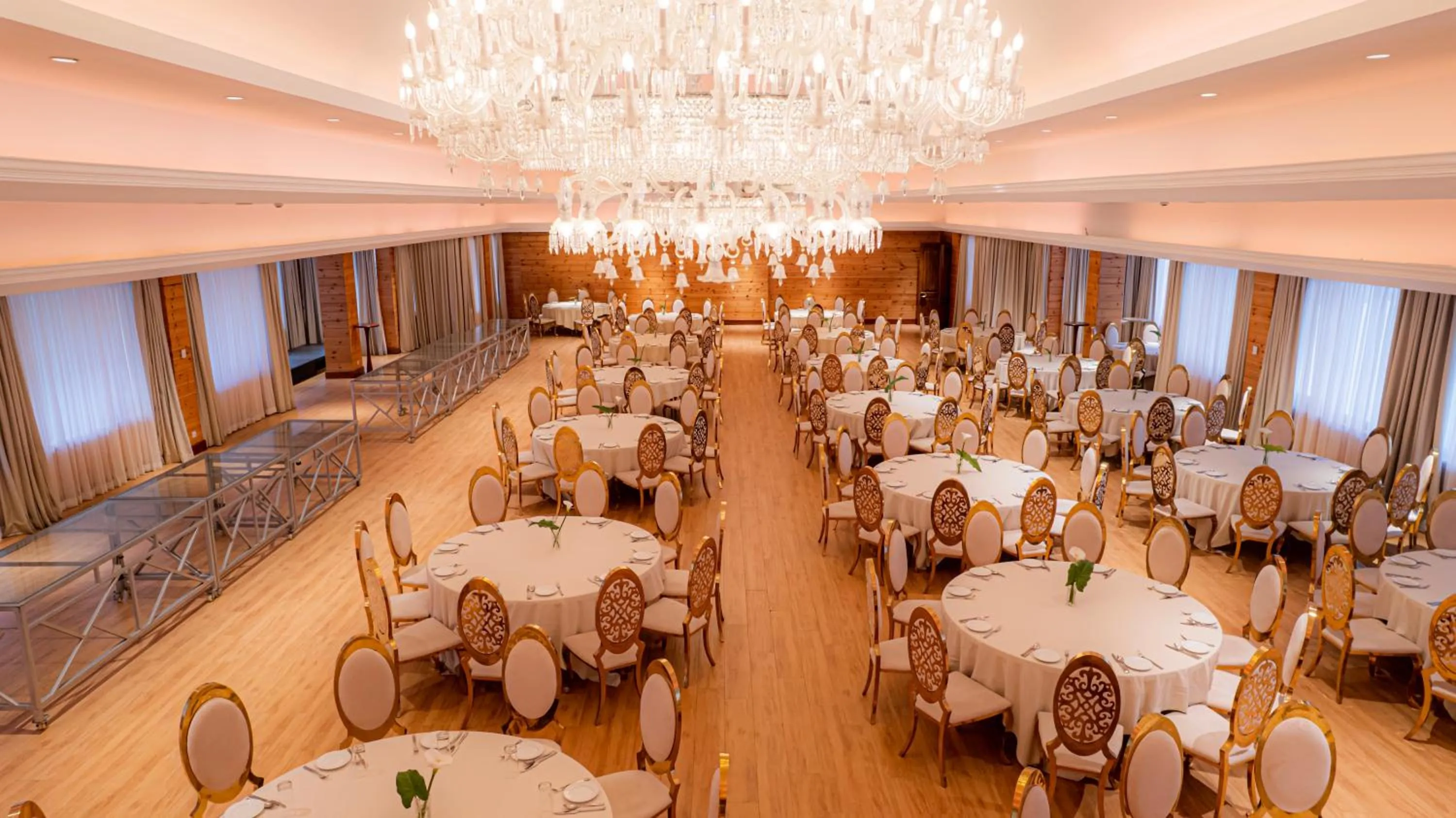 Banquet/Function facilities in Araliya Red - Budget friendly Hotel- Where you find stunning 360 panoramic view of Nuwara Eliya