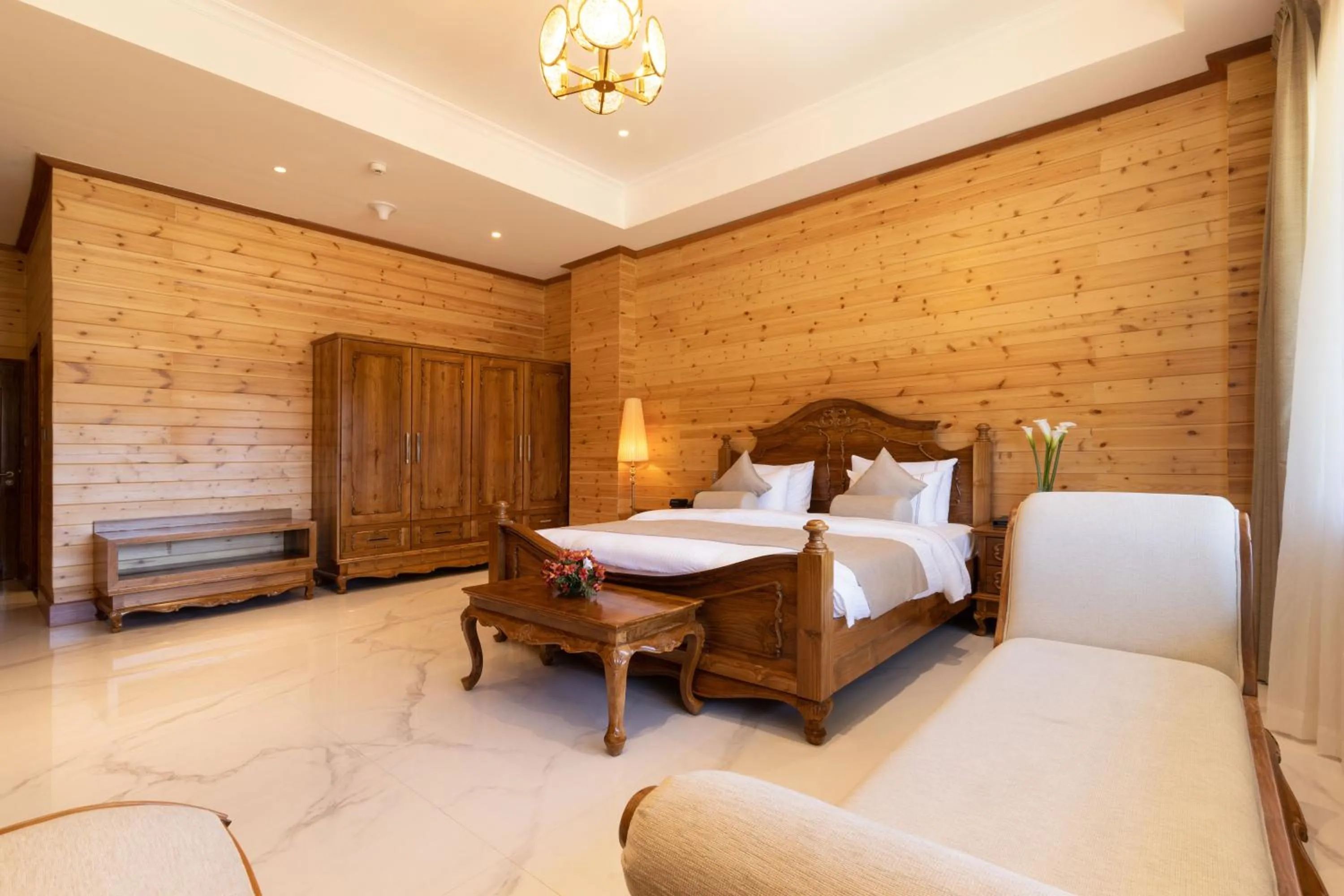 Bed in Araliya Red - Budget friendly Hotel- Where you find stunning 360 panoramic view of Nuwara Eliya