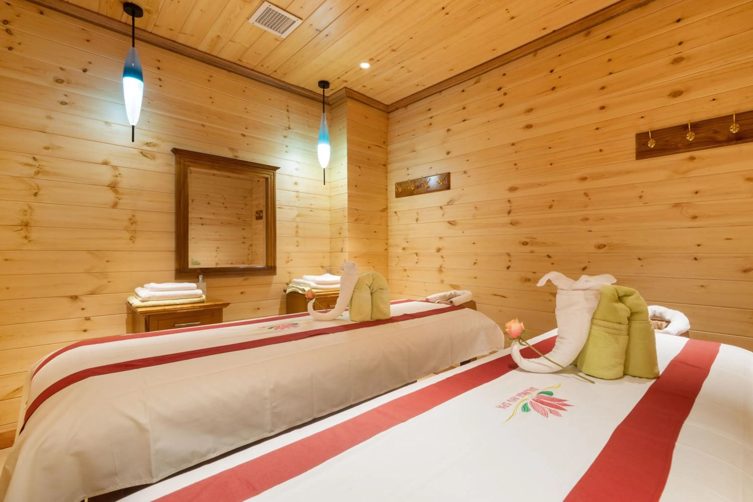 Spa and wellness centre/facilities, Bed in Araliya Red - Budget friendly Hotel- Where you find stunning 360 panoramic view of Nuwara Eliya