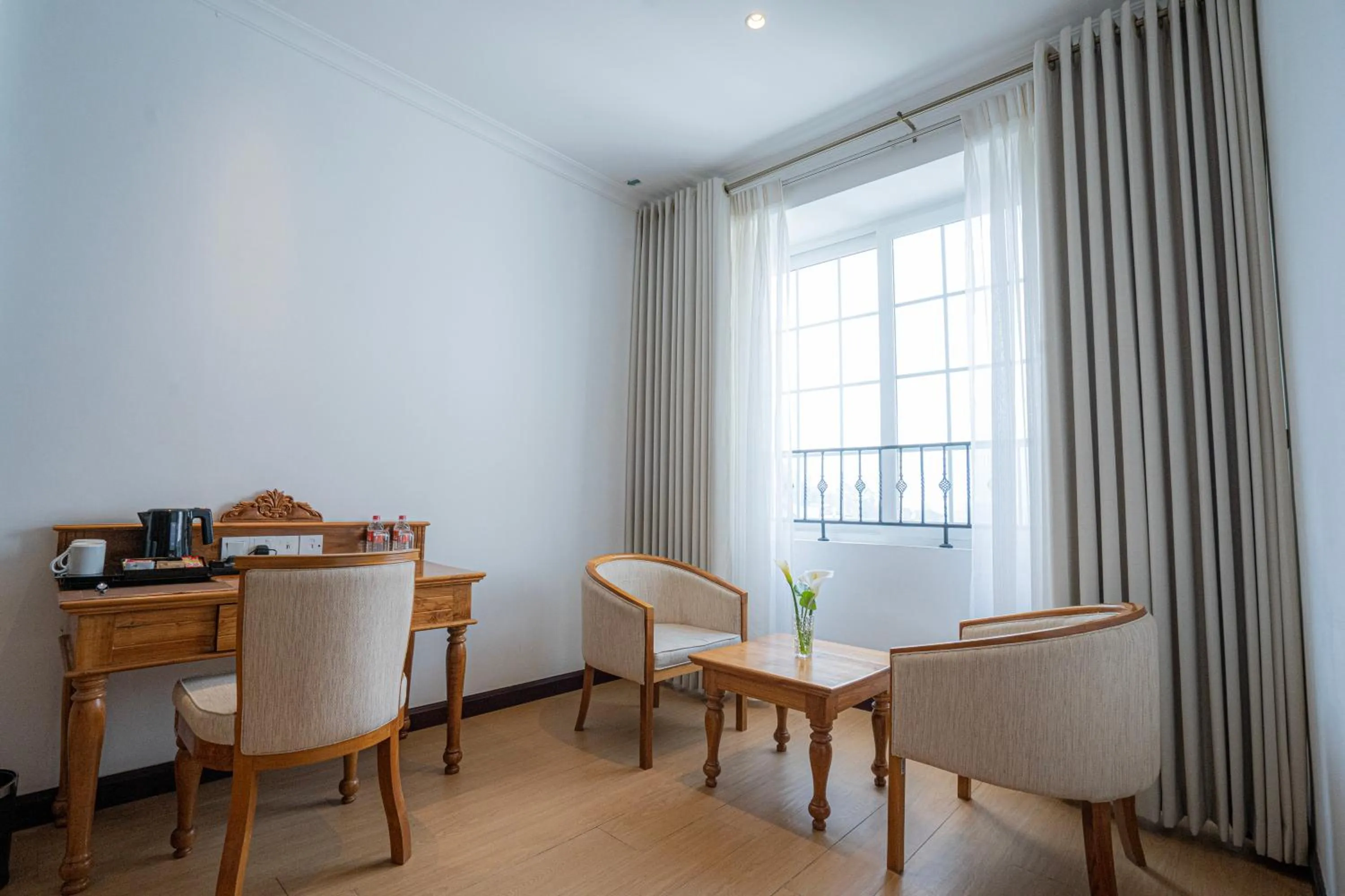 Property building in Araliya Red - Budget friendly Hotel- Where you find stunning 360 panoramic view of Nuwara Eliya