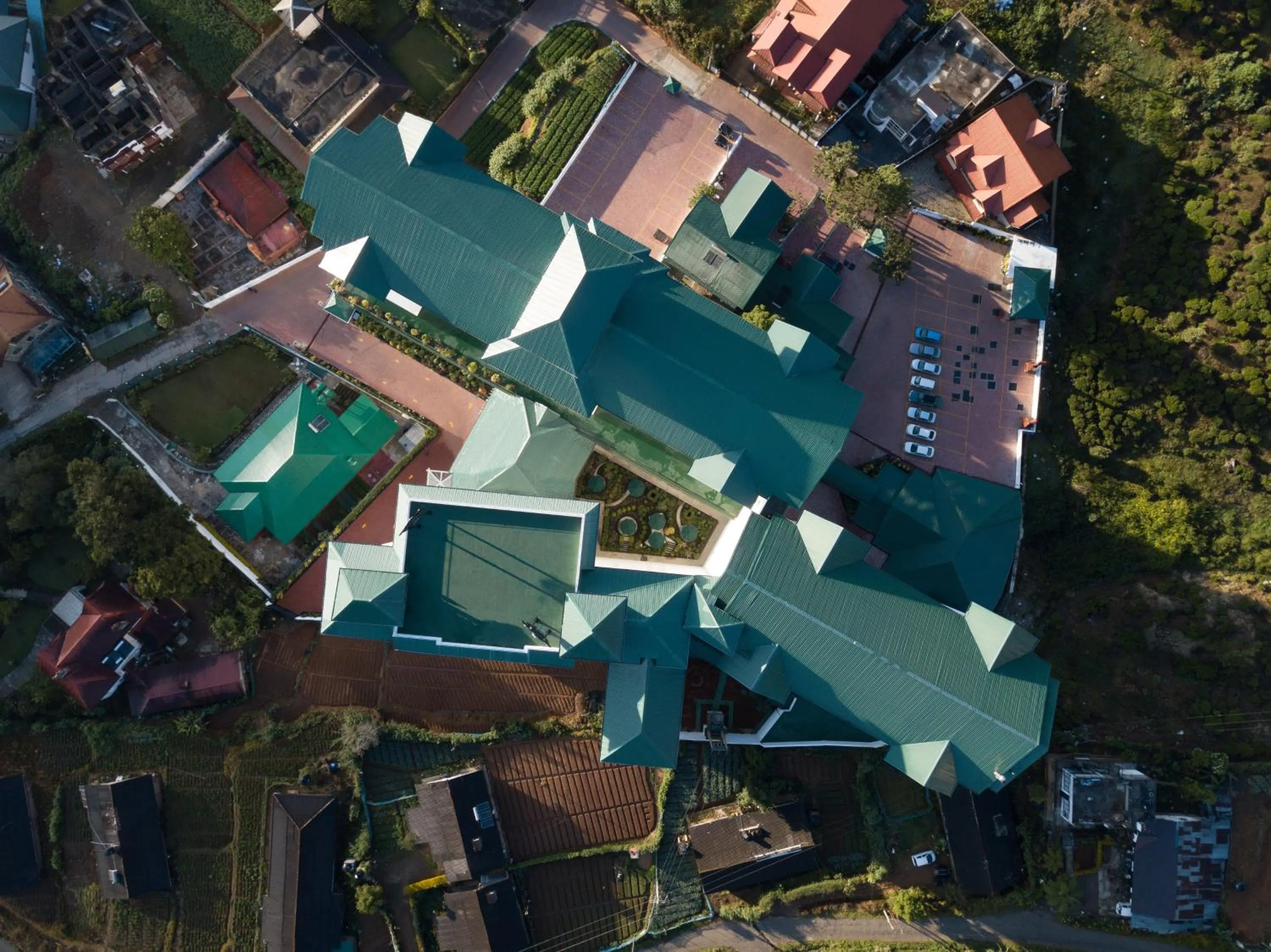 Property building in Araliya Red - Budget friendly Hotel- Where you find stunning 360 panoramic view of Nuwara Eliya