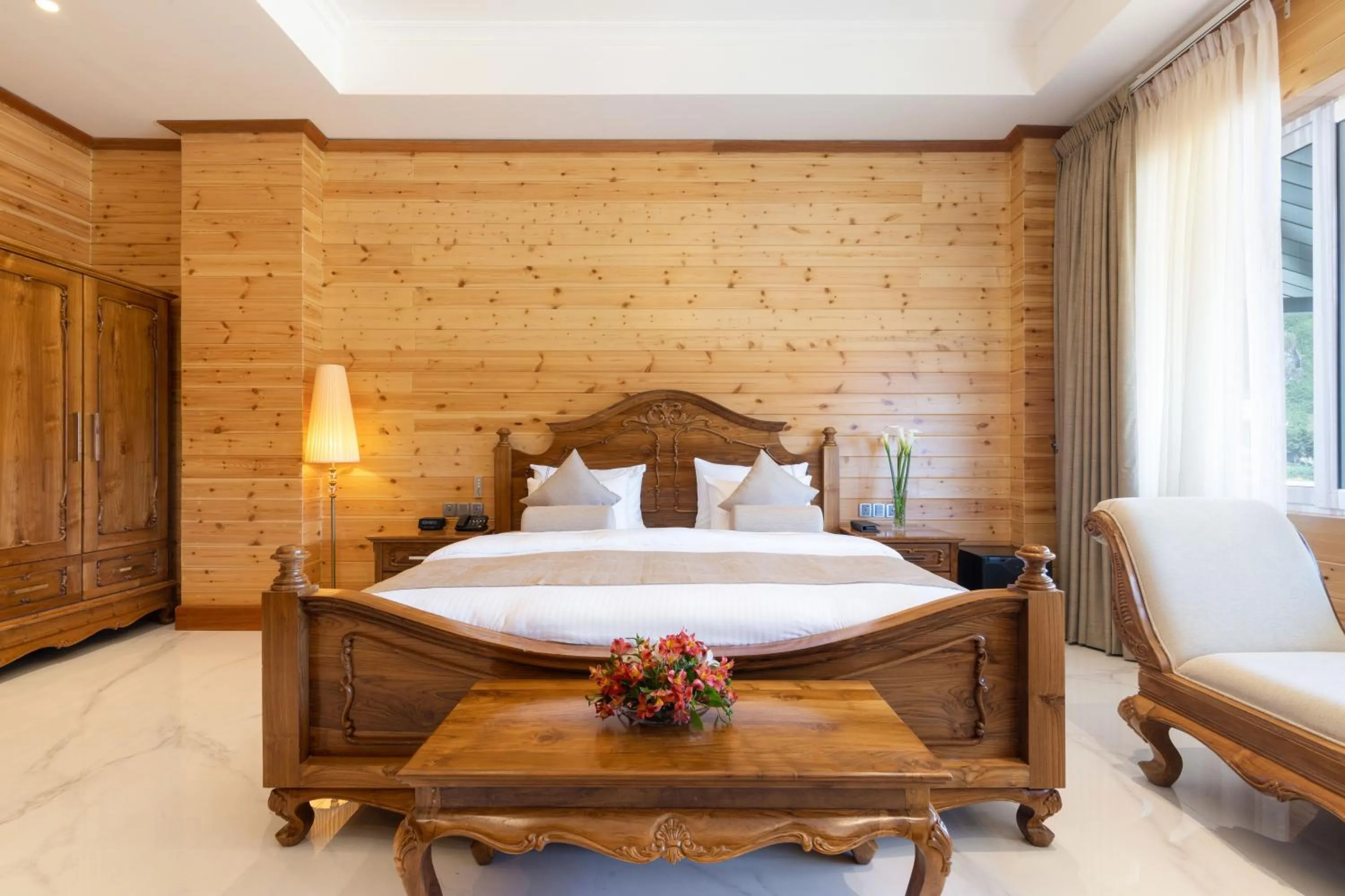 Bed in Araliya Red - Budget friendly Hotel- Where you find stunning 360 panoramic view of Nuwara Eliya