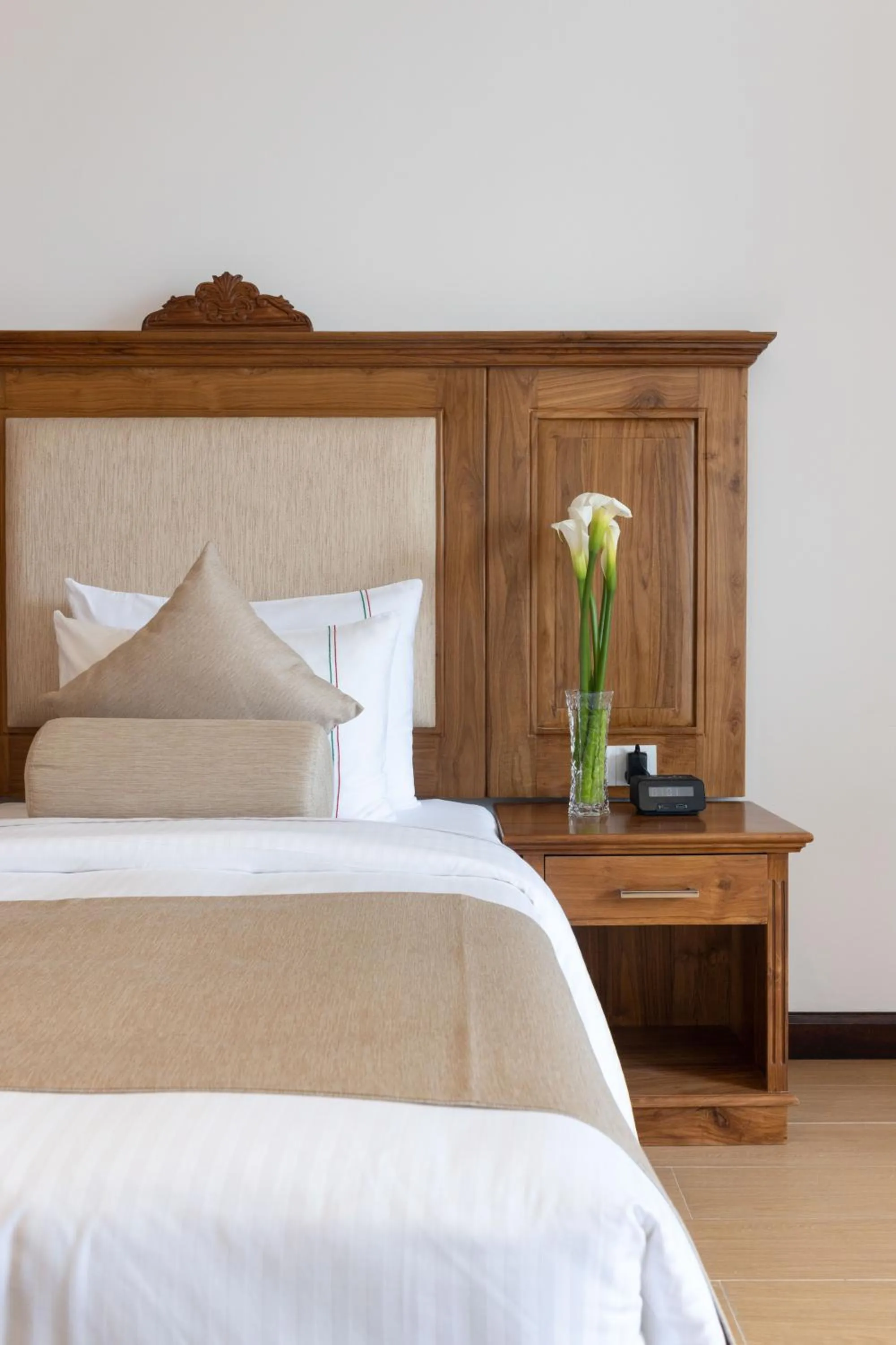 Bed in Araliya Red - Budget friendly Hotel- Where you find stunning 360 panoramic view of Nuwara Eliya