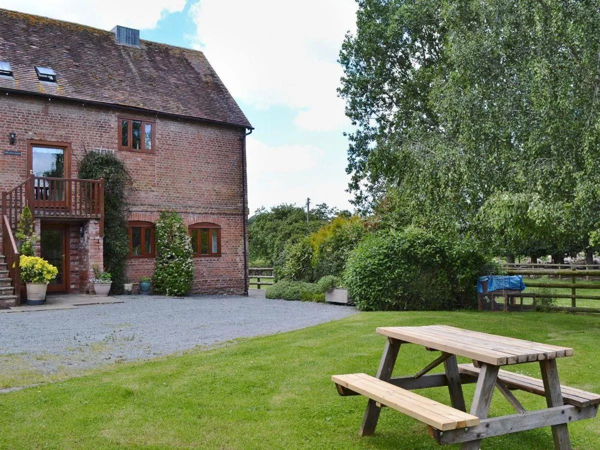 The Chaff House - farm stay apartment set within 135 acres