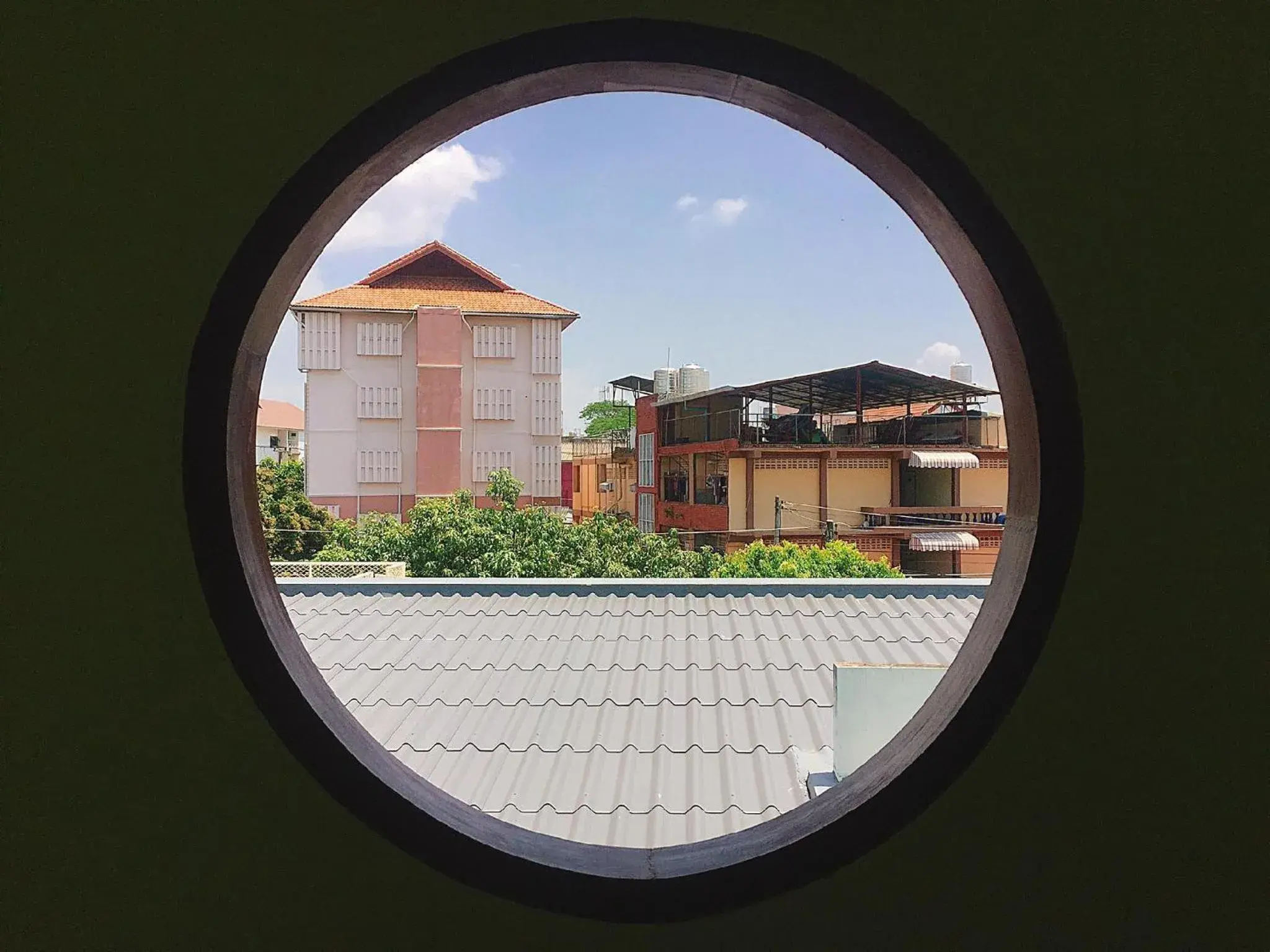 Property building in Chor Chang House Property building in Chor Chang House