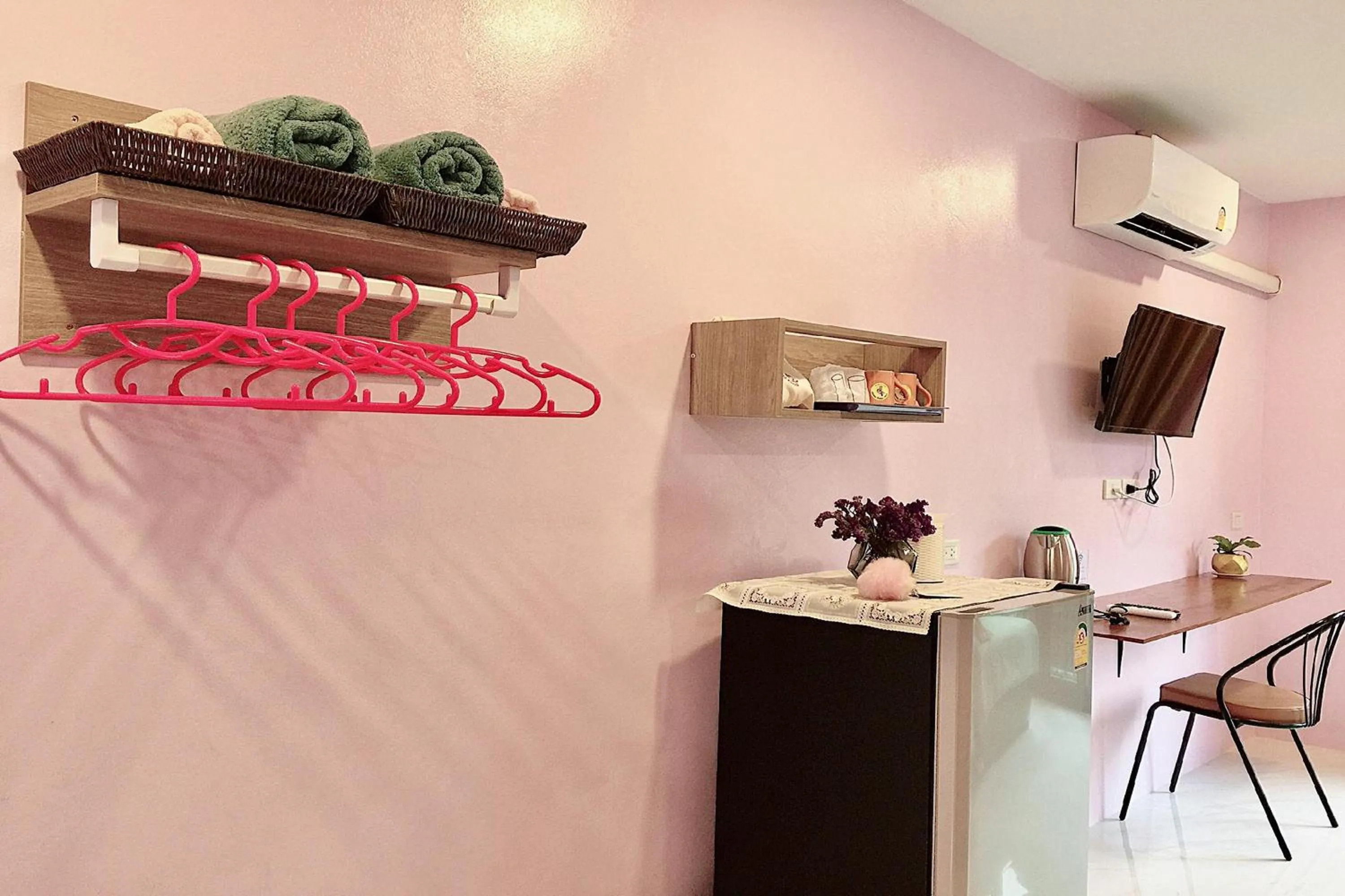 air conditioner in Chor Chang House