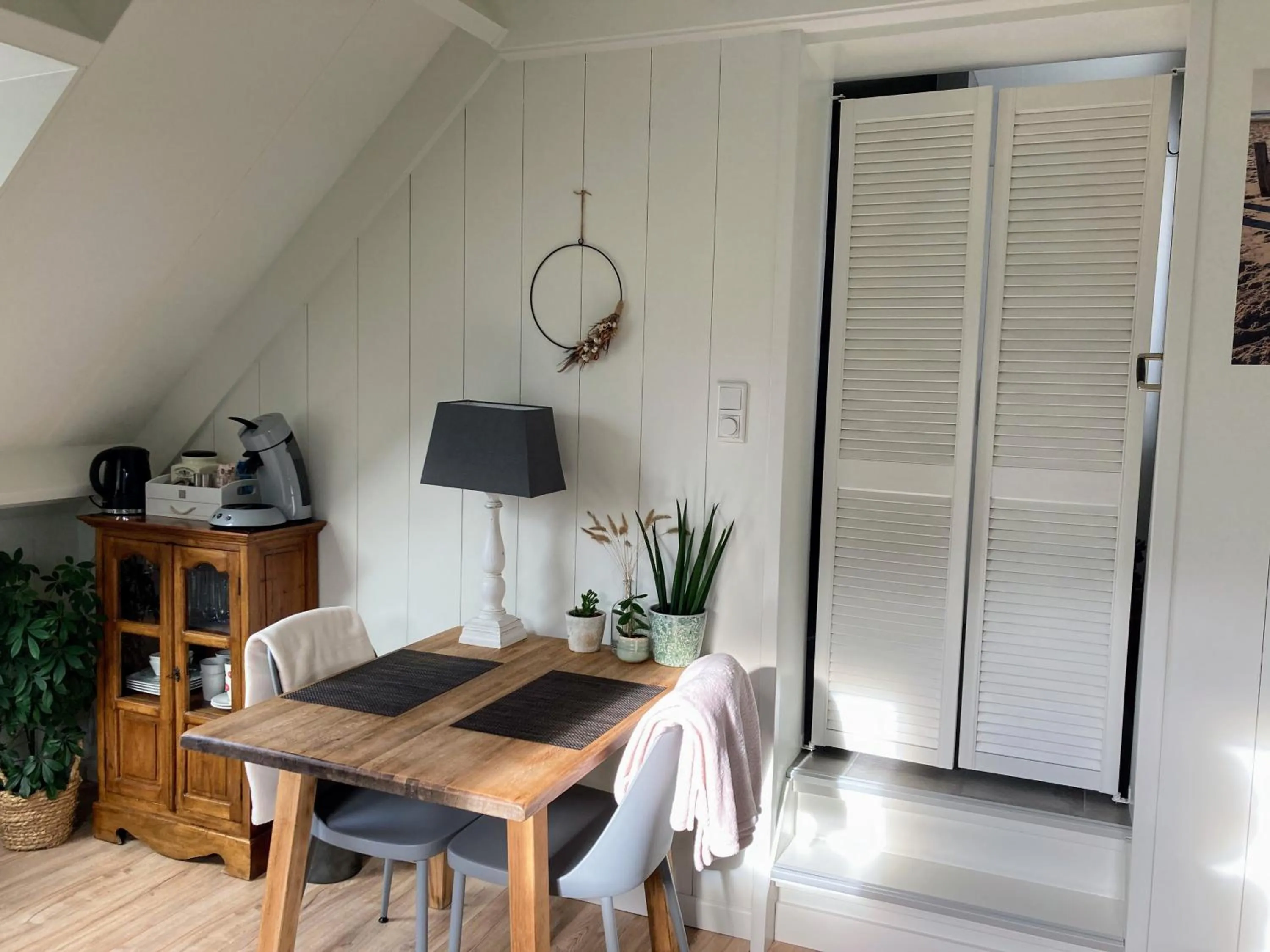 Dining area in bed bij zee