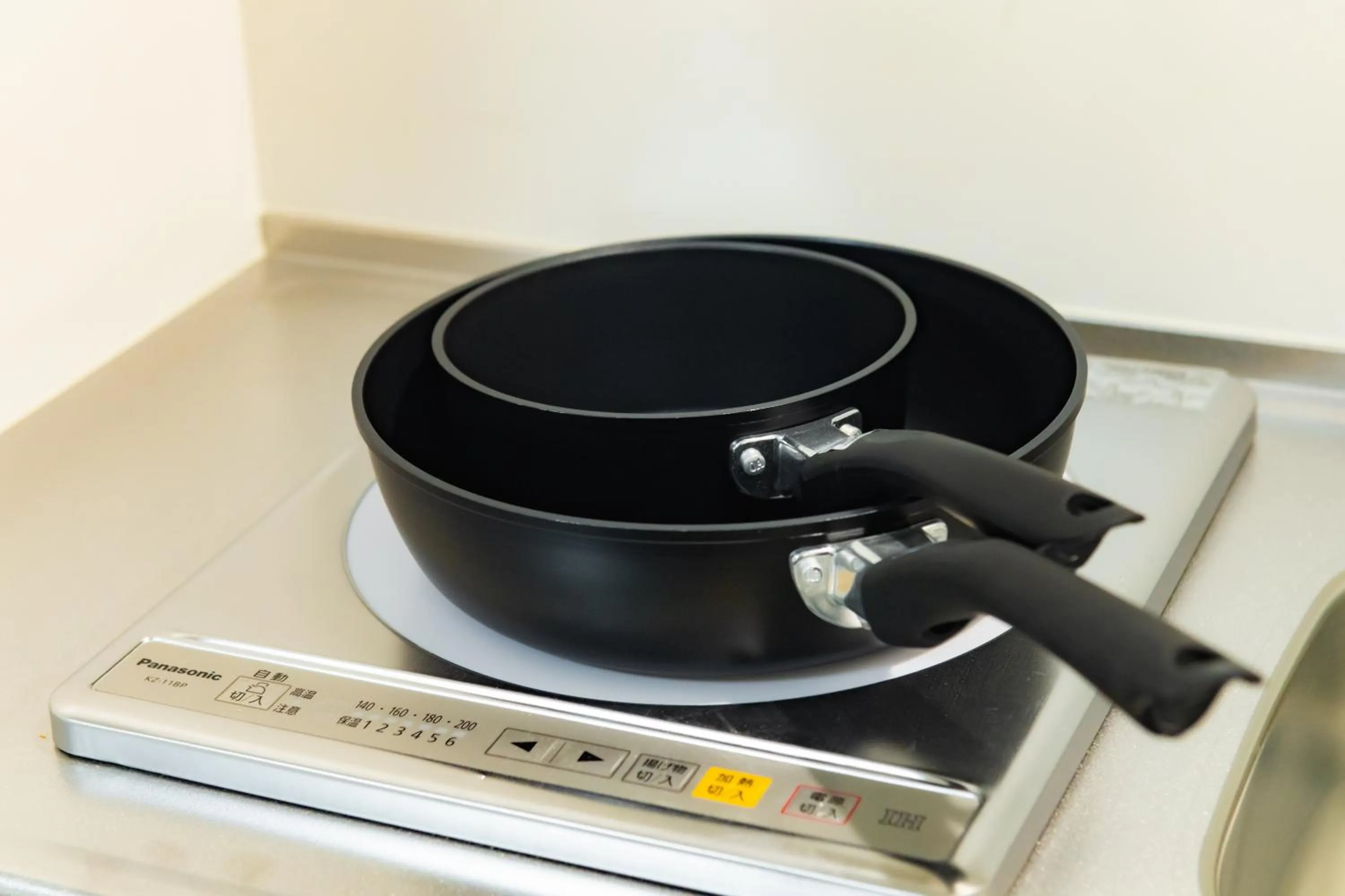 Base Hanegi Apartment by Tranova