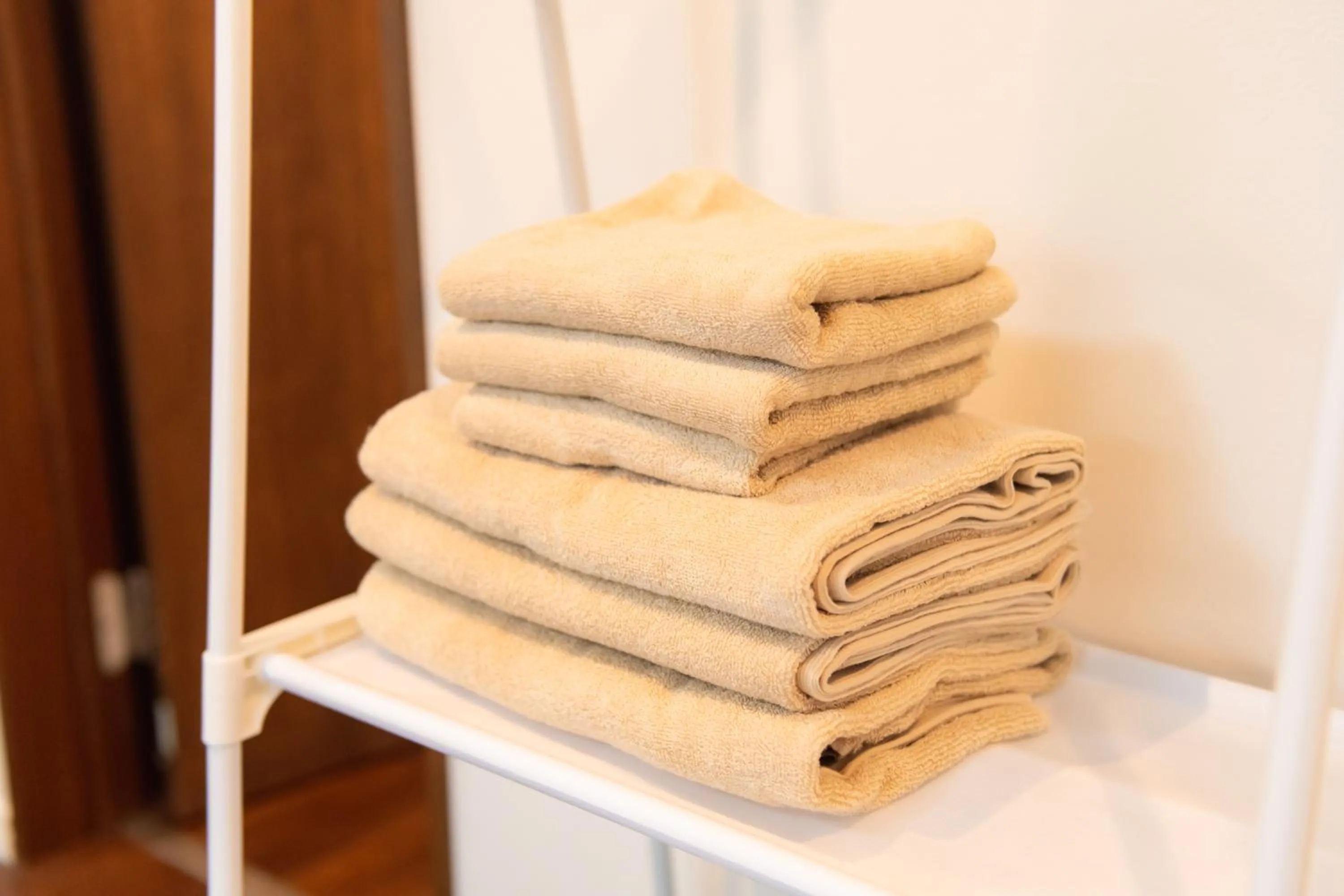 Base Hanegi Apartment by Tranova