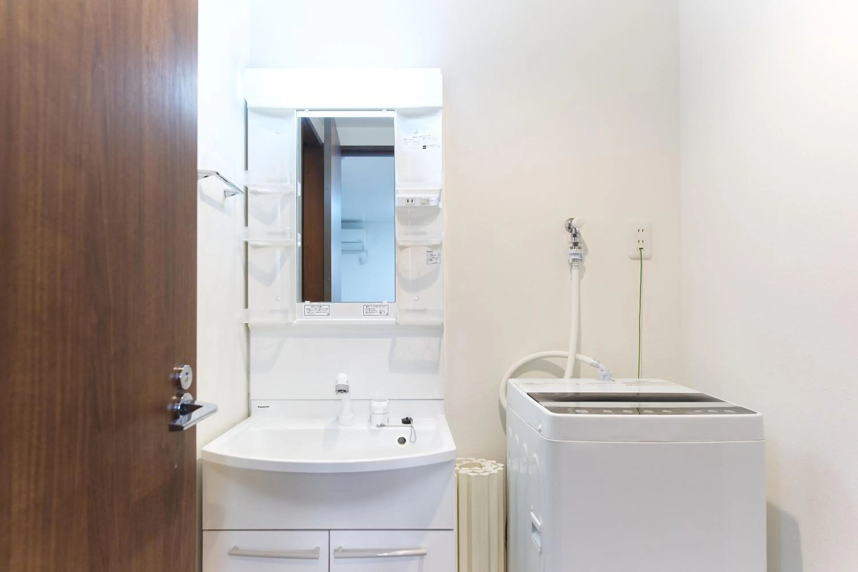 Base Hanegi Apartment by Tranova