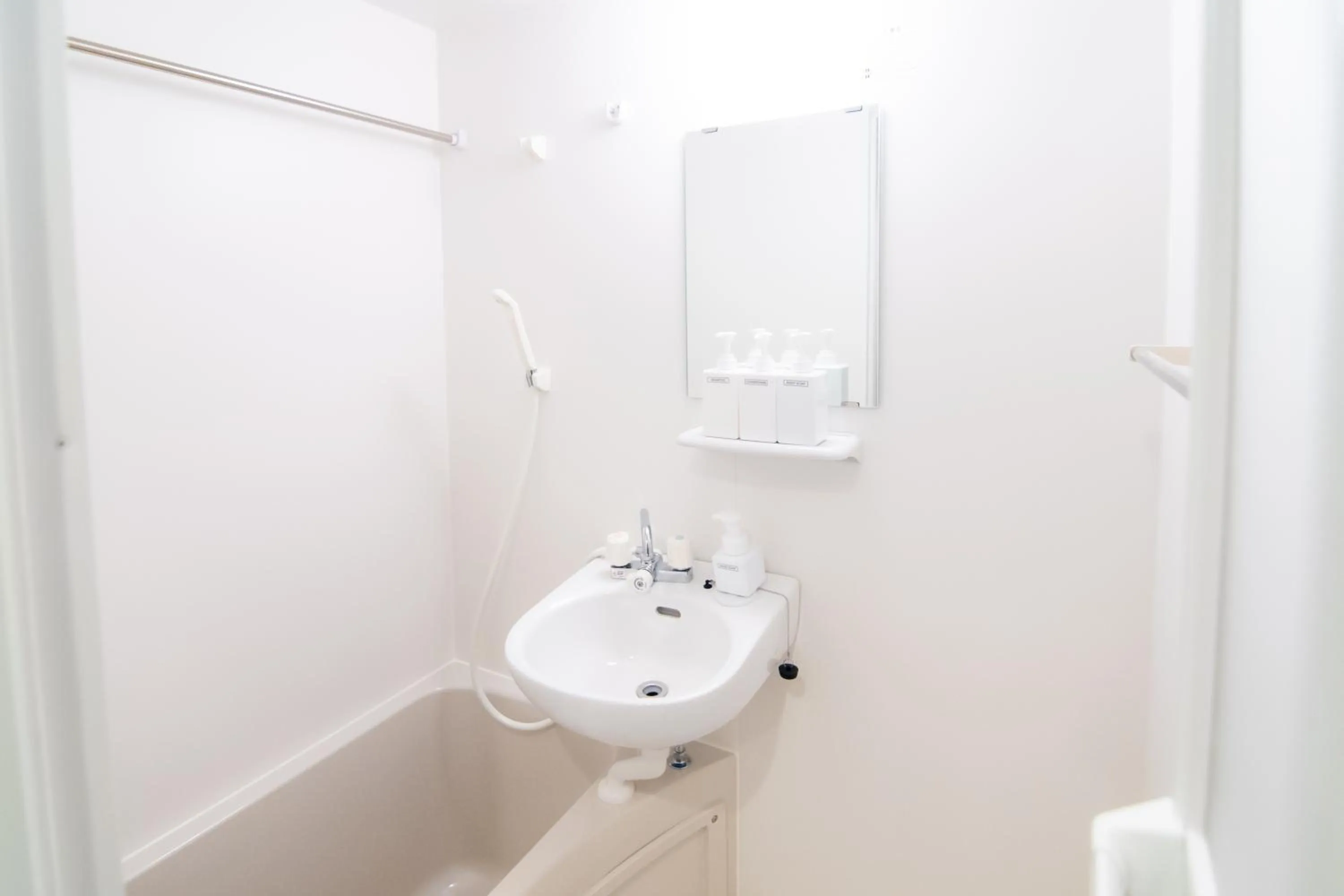 Base Hanegi Apartment by Tranova