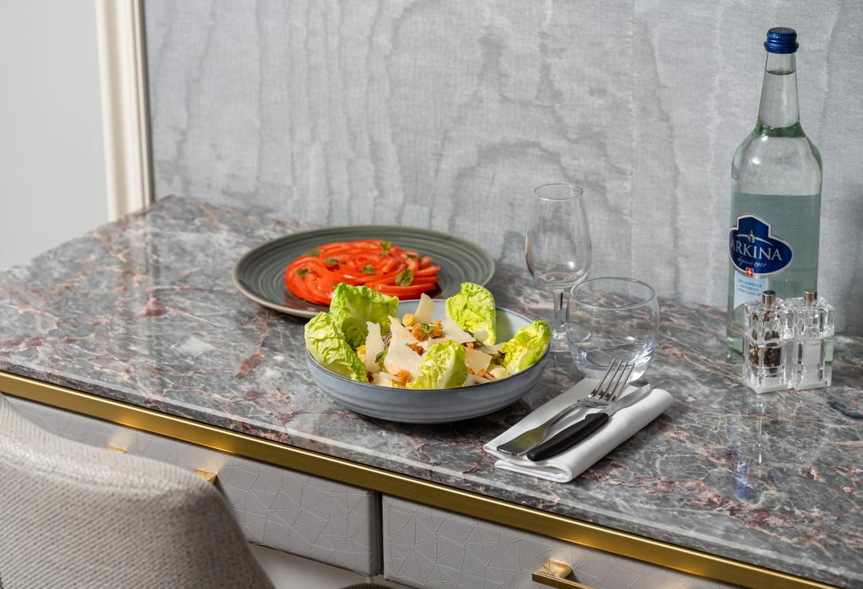 Dining area in Royal Manotel