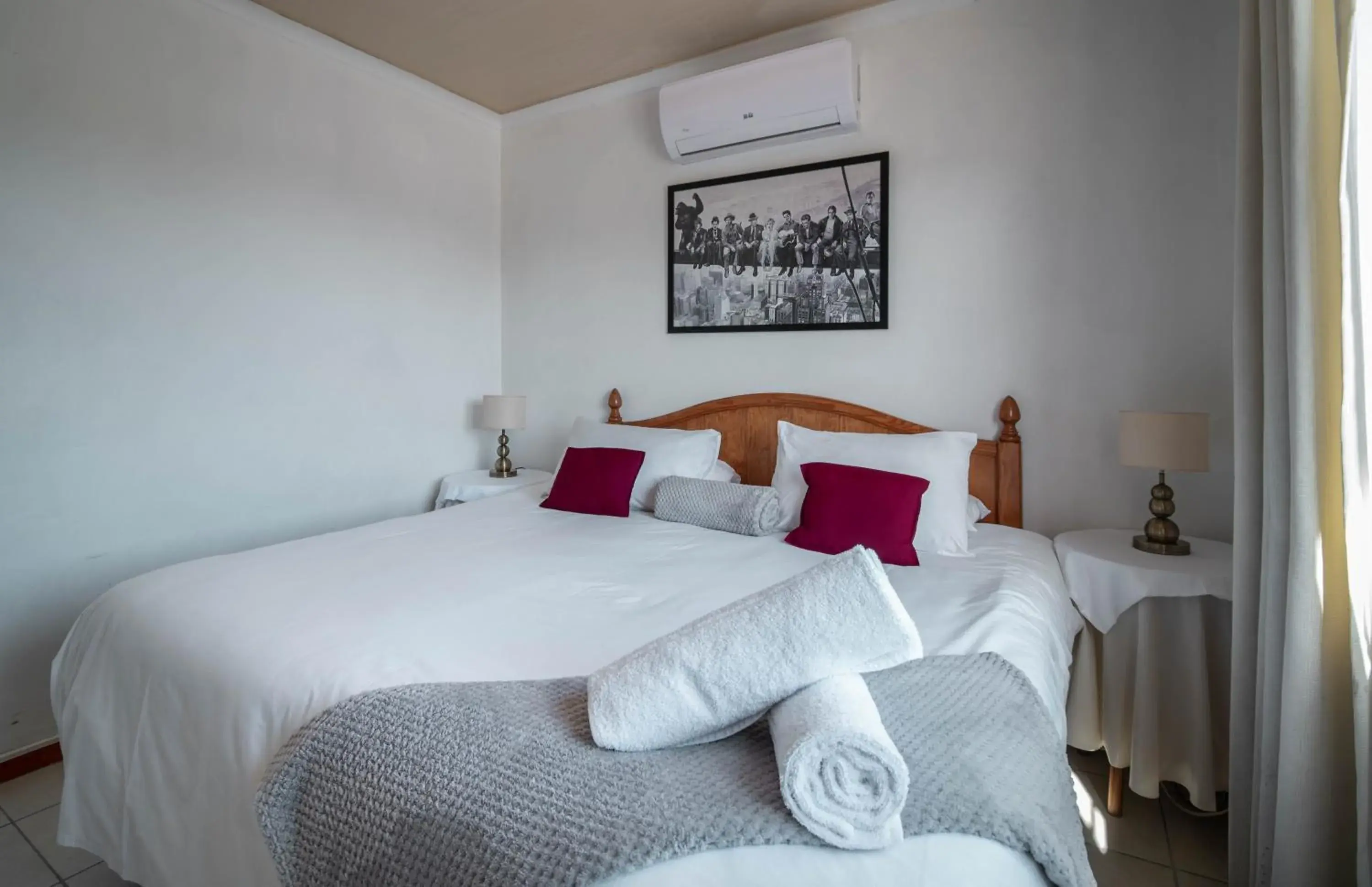 Bed in Broadway Tygervalley House Bed in Broadway Tygervalley House