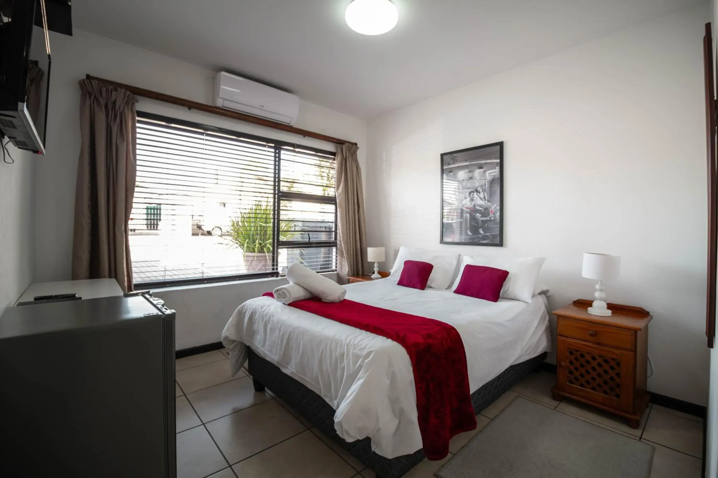 Bed in Broadway Tygervalley House Bed in Broadway Tygervalley House