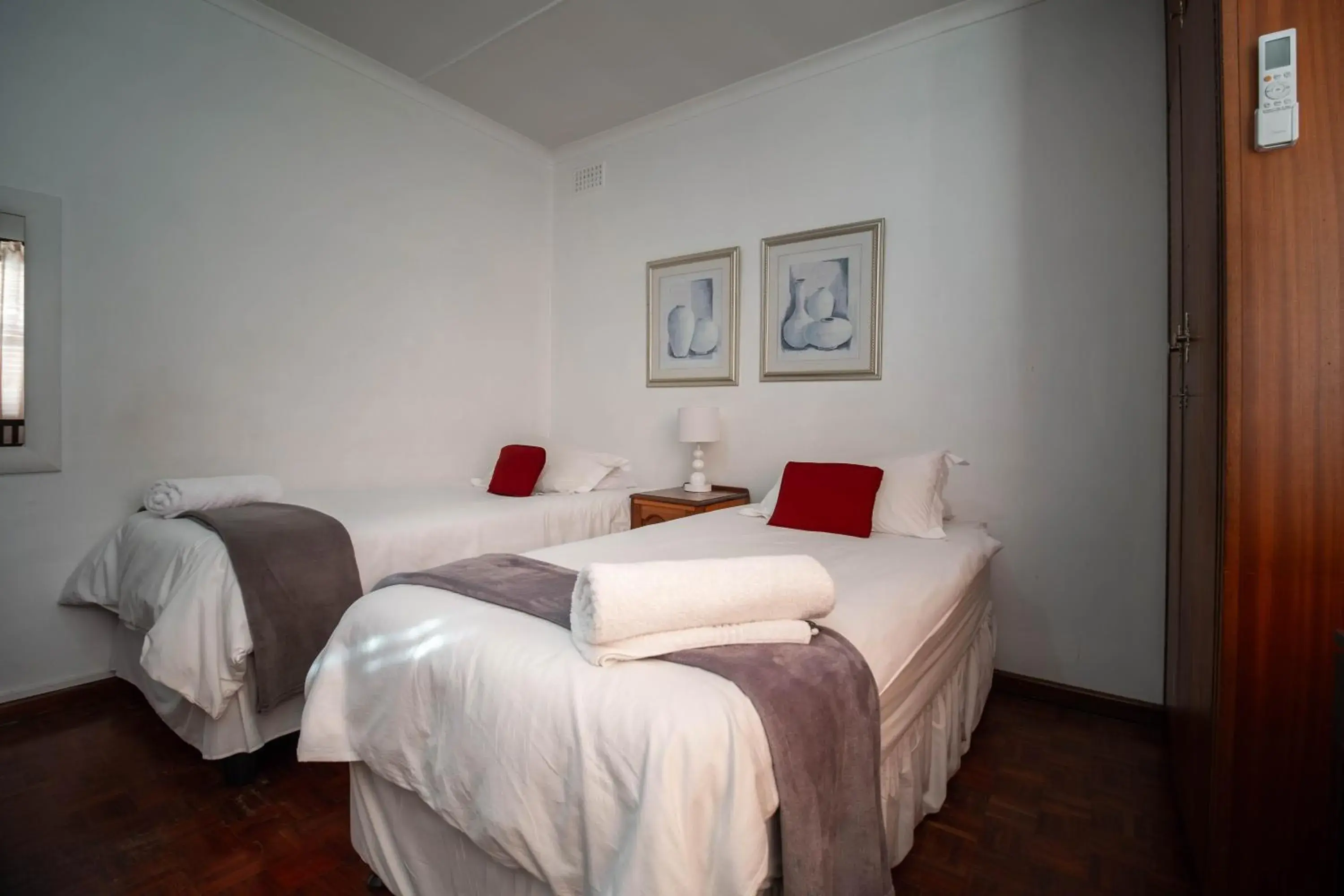 Bed in Broadway Tygervalley House Bed in Broadway Tygervalley House