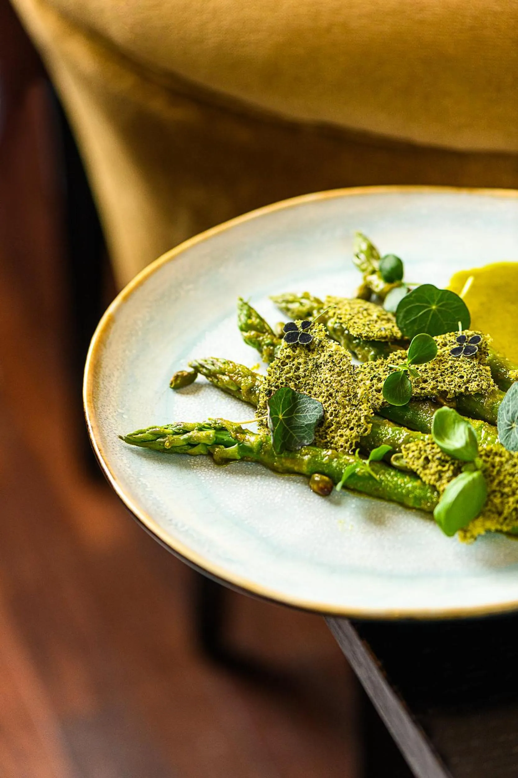 Restaurant/places to eat in N’vY Manotel