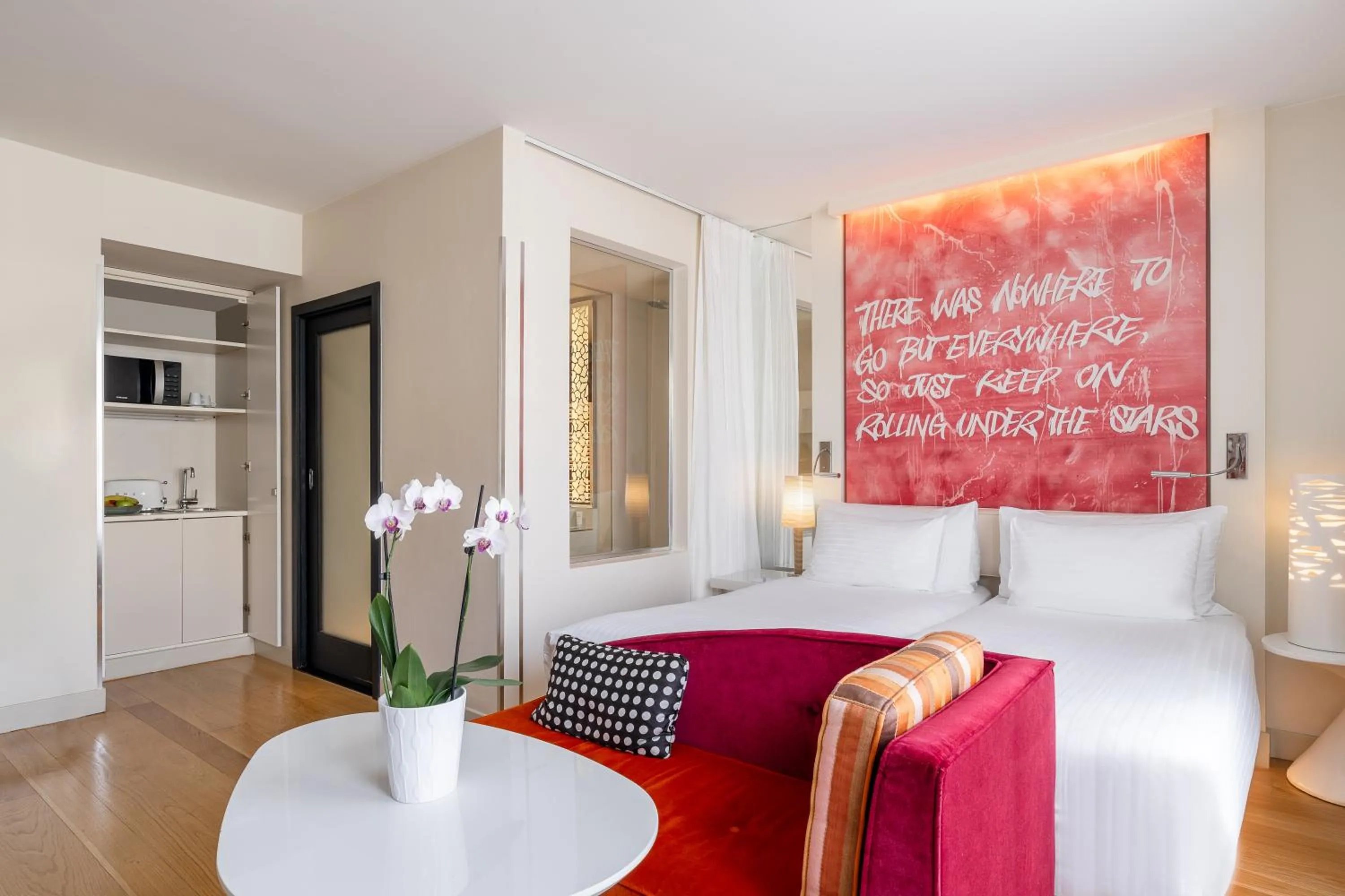 Bedroom, Bed in N’vY Manotel