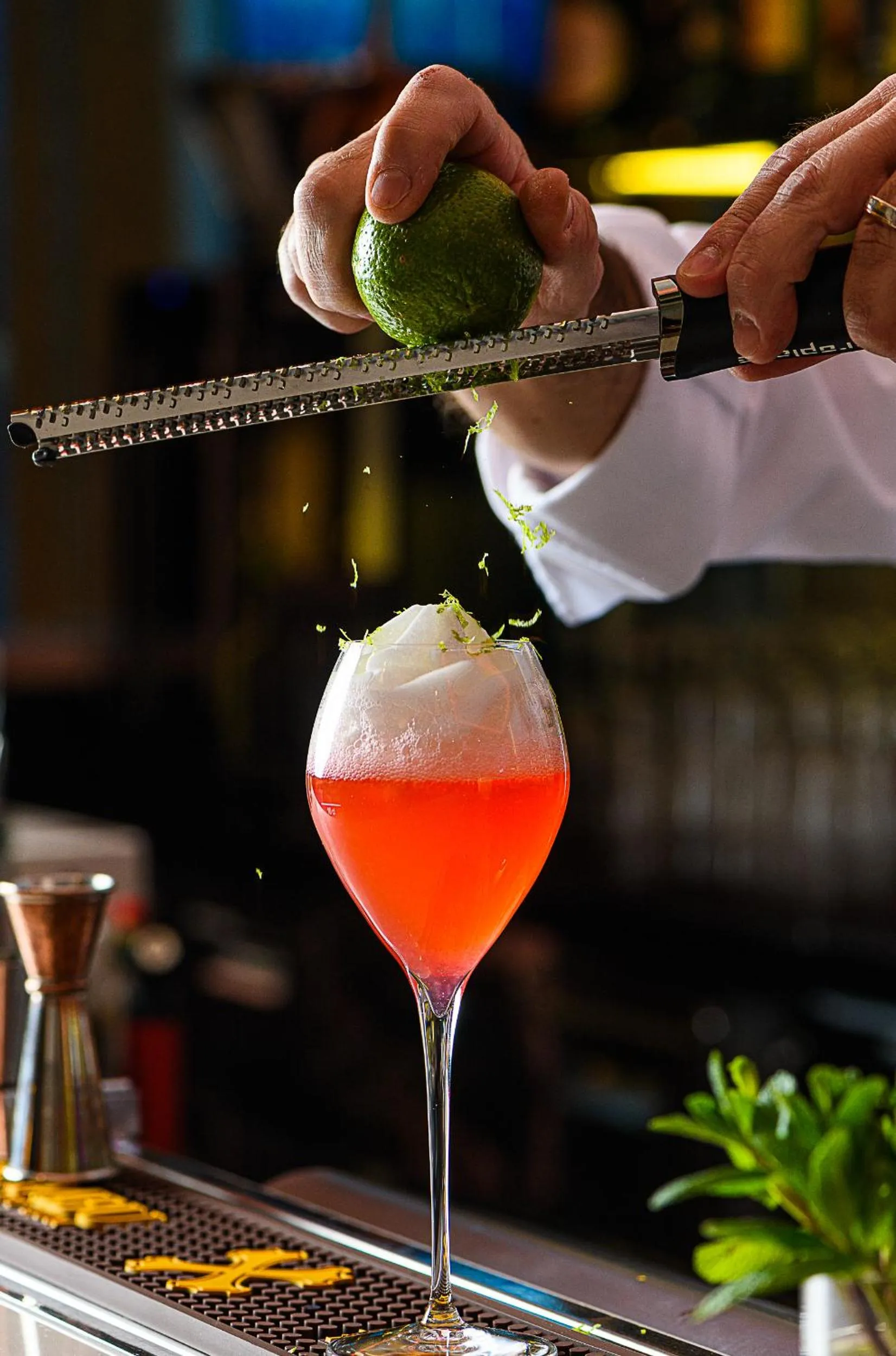 Lounge or bar in N’vY Manotel