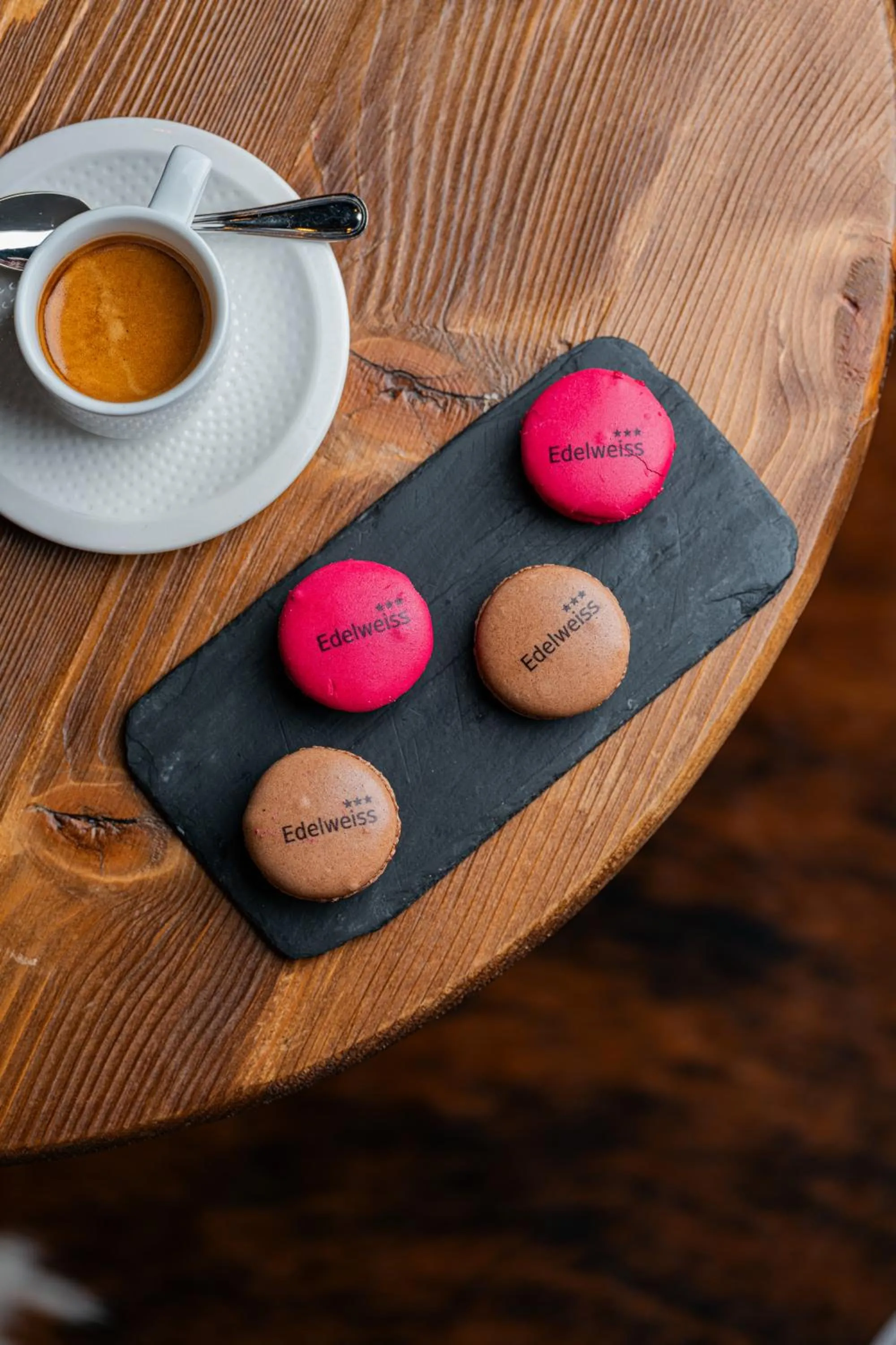 Restaurant/places to eat in Edelweiss Manotel