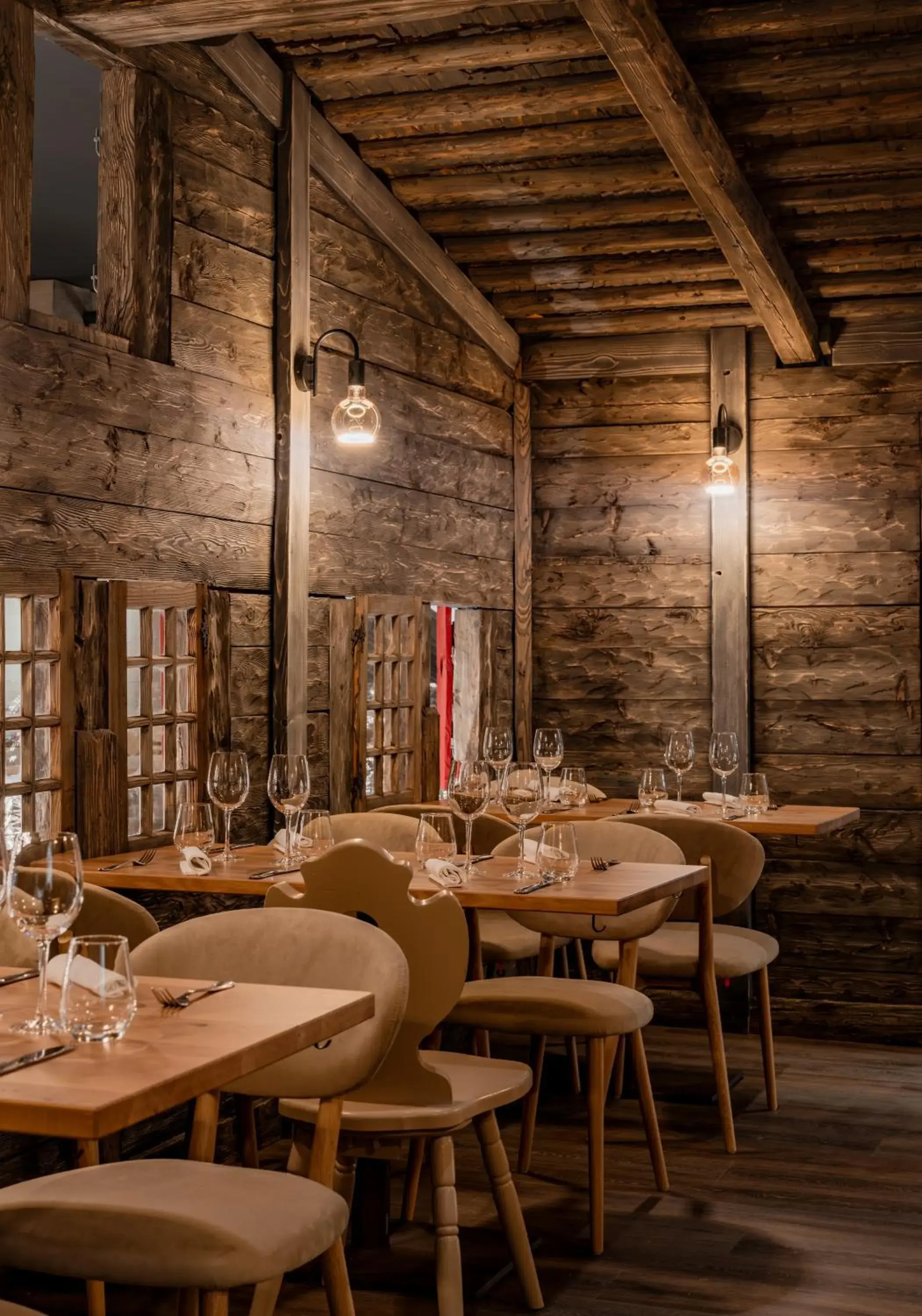 Restaurant/places to eat in Edelweiss Manotel Restaurant/places to eat in Edelweiss Manotel