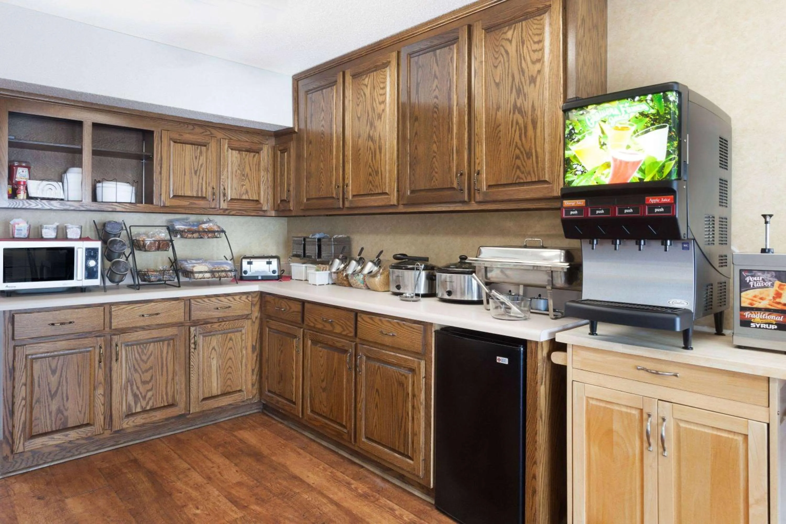 Breakfast in Baymont by Wyndham Tullahoma