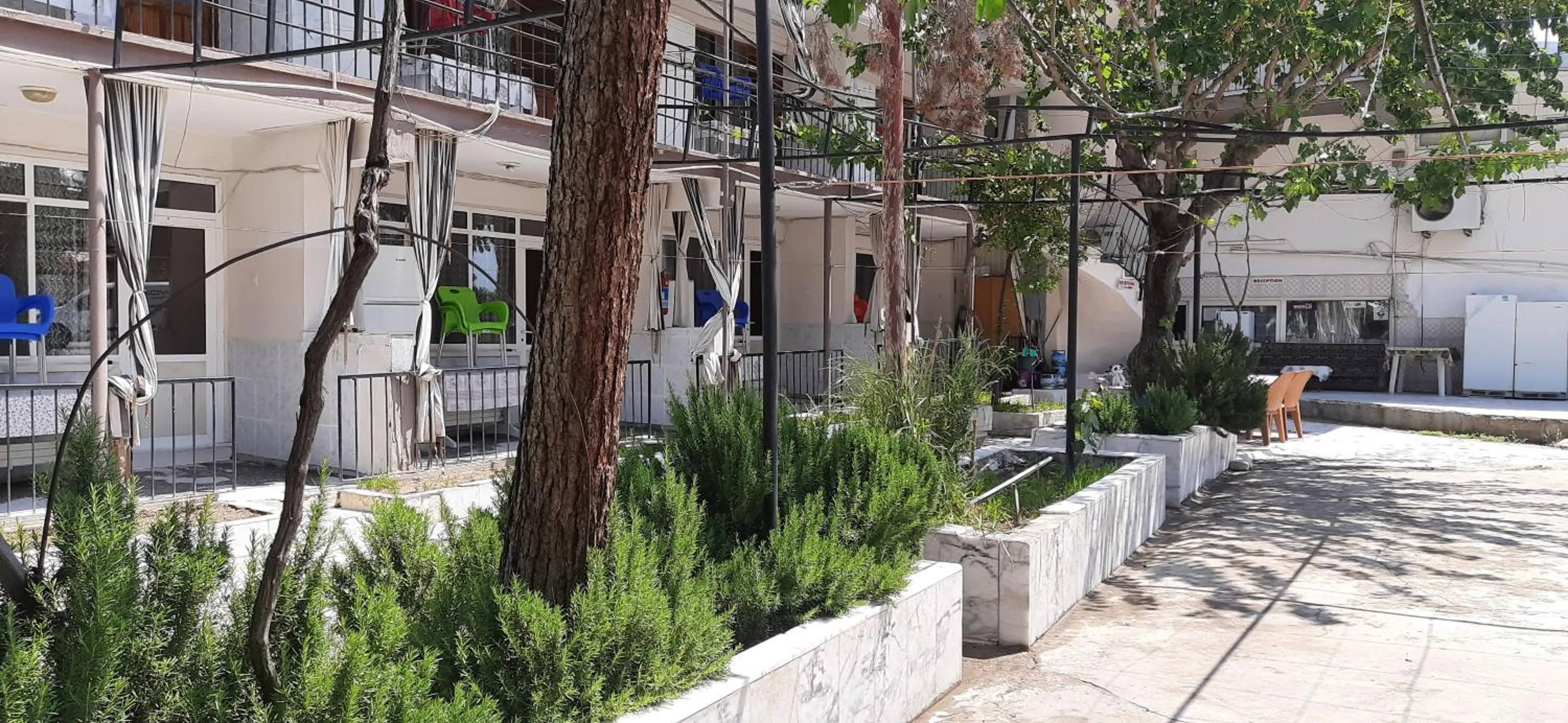 Garden in Pamukkale Batu Termal