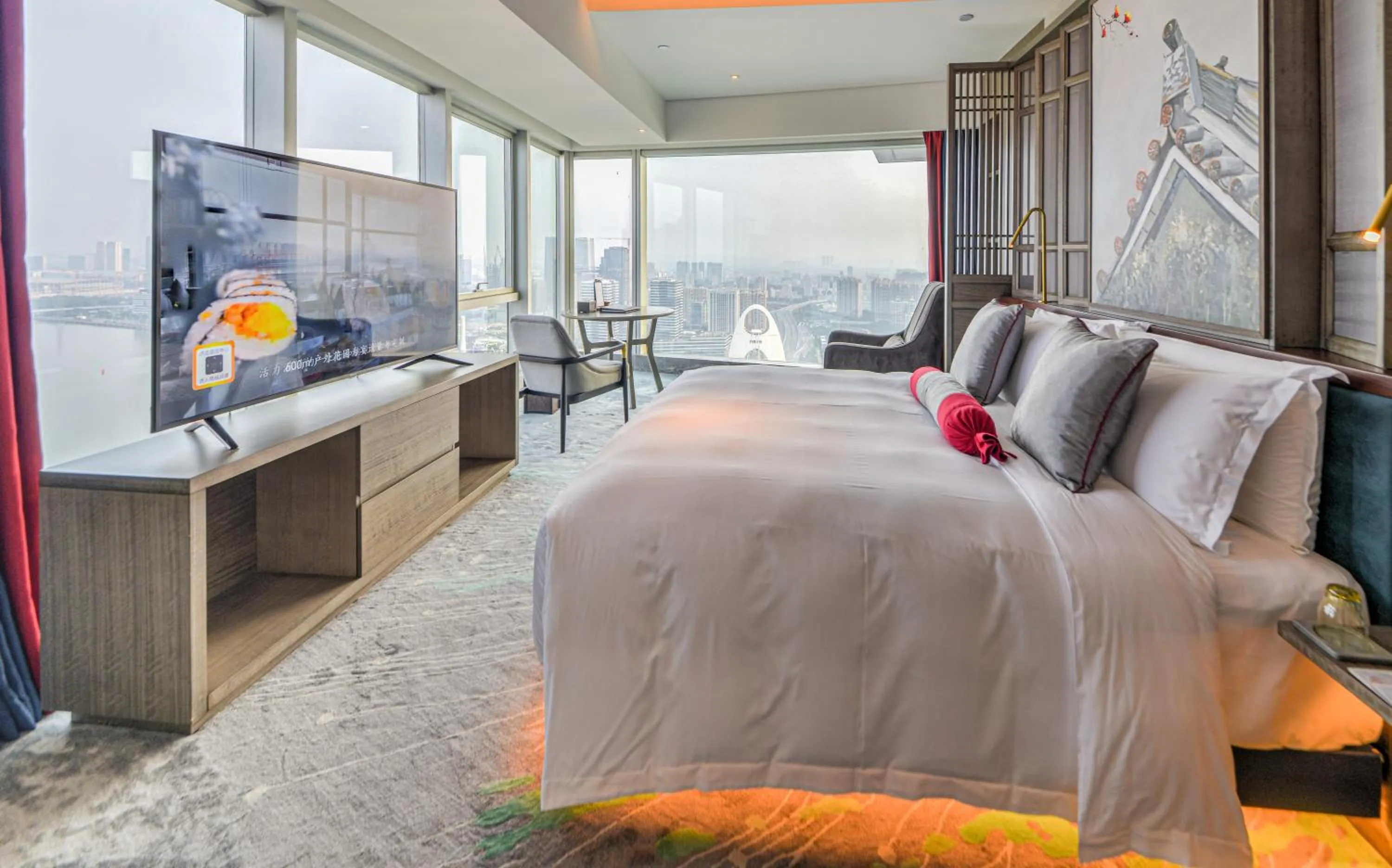 Photo of the whole room, Bed in Elegant Hotel Guangzhou Zhujiang New Town Canton Tower- Free Shuttle Bus to Canton Fair Complex during Canton Fair period