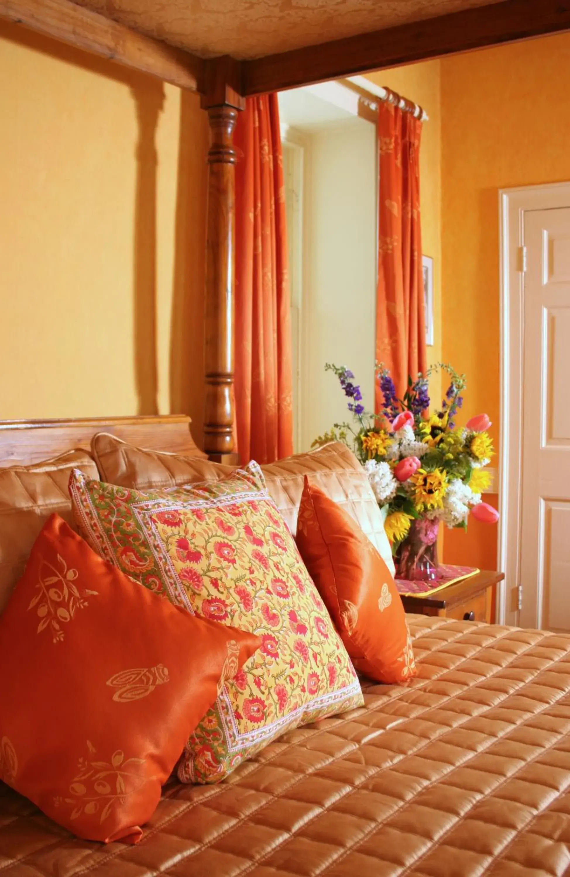 Bed in L'Auberge Provencale Inn & Restaurant Bed in L'Auberge Provencale Inn & Restaurant