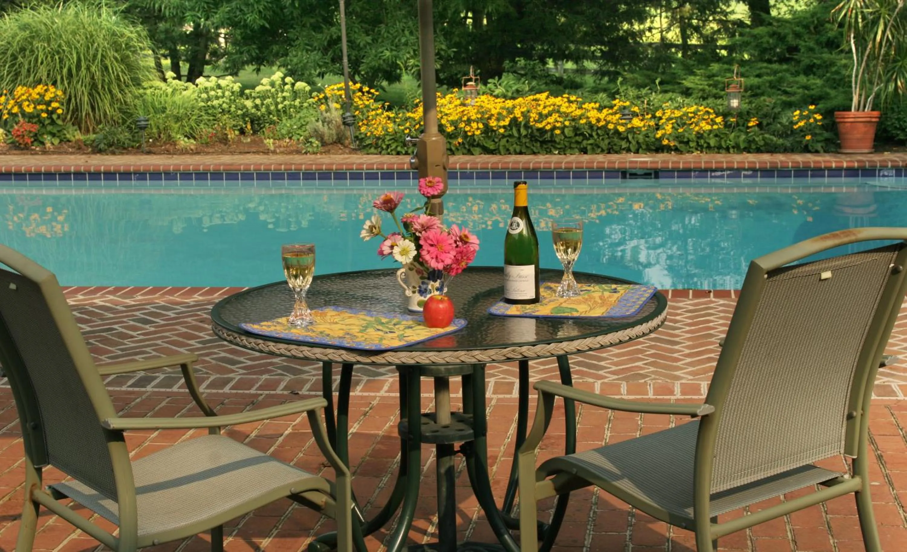 L'Auberge Provencale Inn & Restaurant